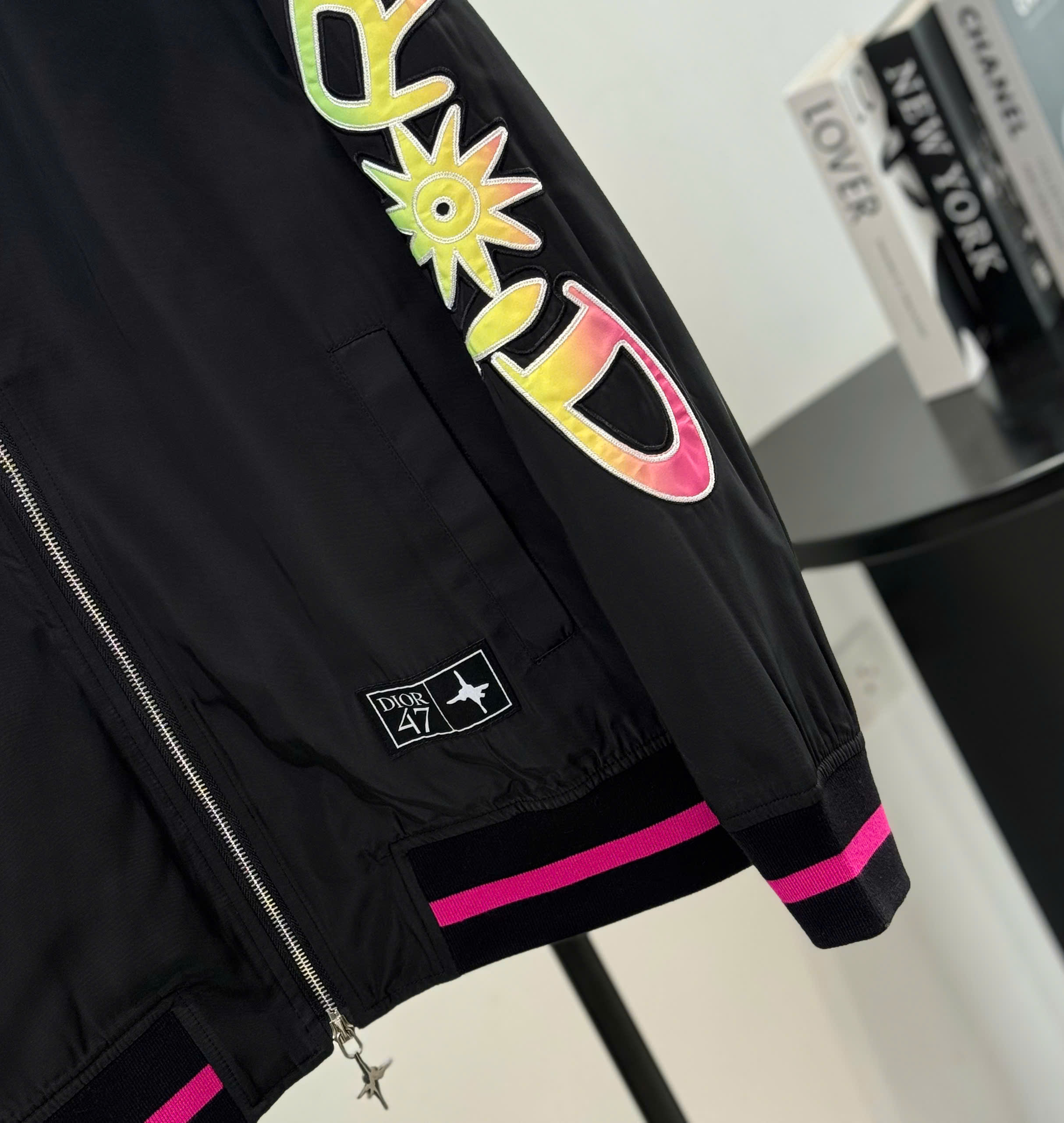 Áo khoác bomber gió Dior CD logo check tay Like Auth S-L DDT