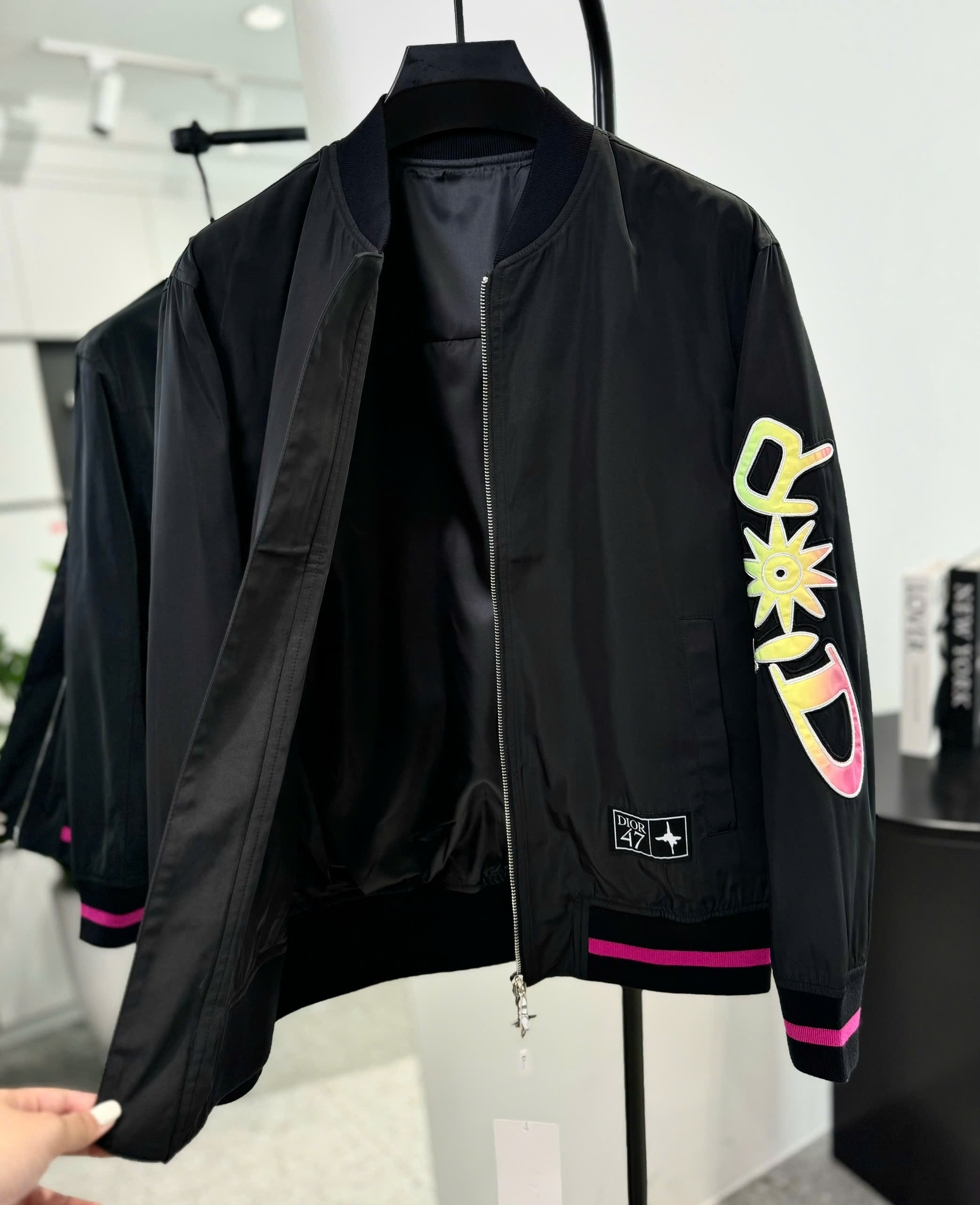 Áo khoác bomber gió Dior CD logo check tay Like Auth S-L DDT