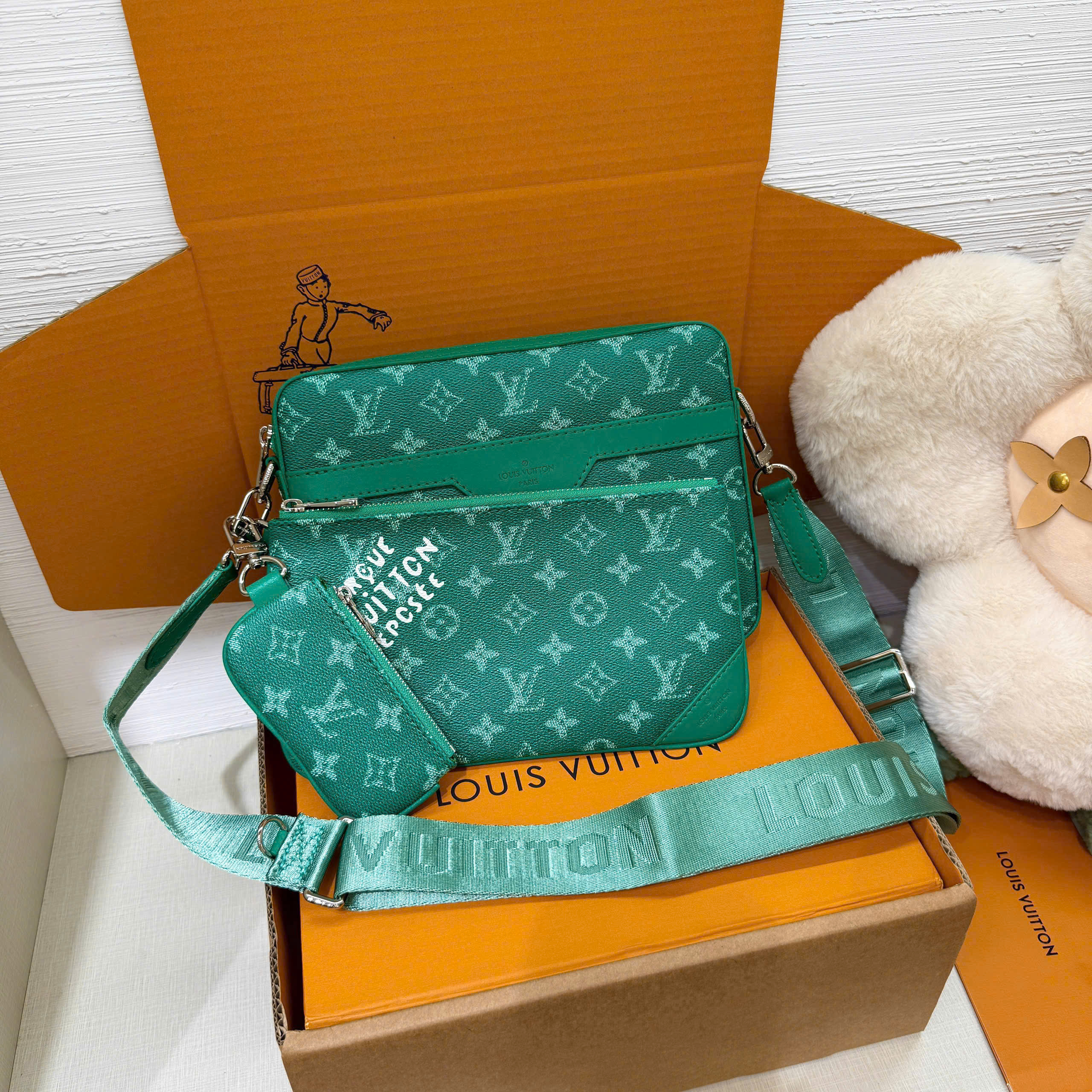 Túi đeo chéo Louis Vuitton LV Trio Messenger Bag 3in1 monogram các mẫu new 2026 Like Auth 25x19x7 PLD