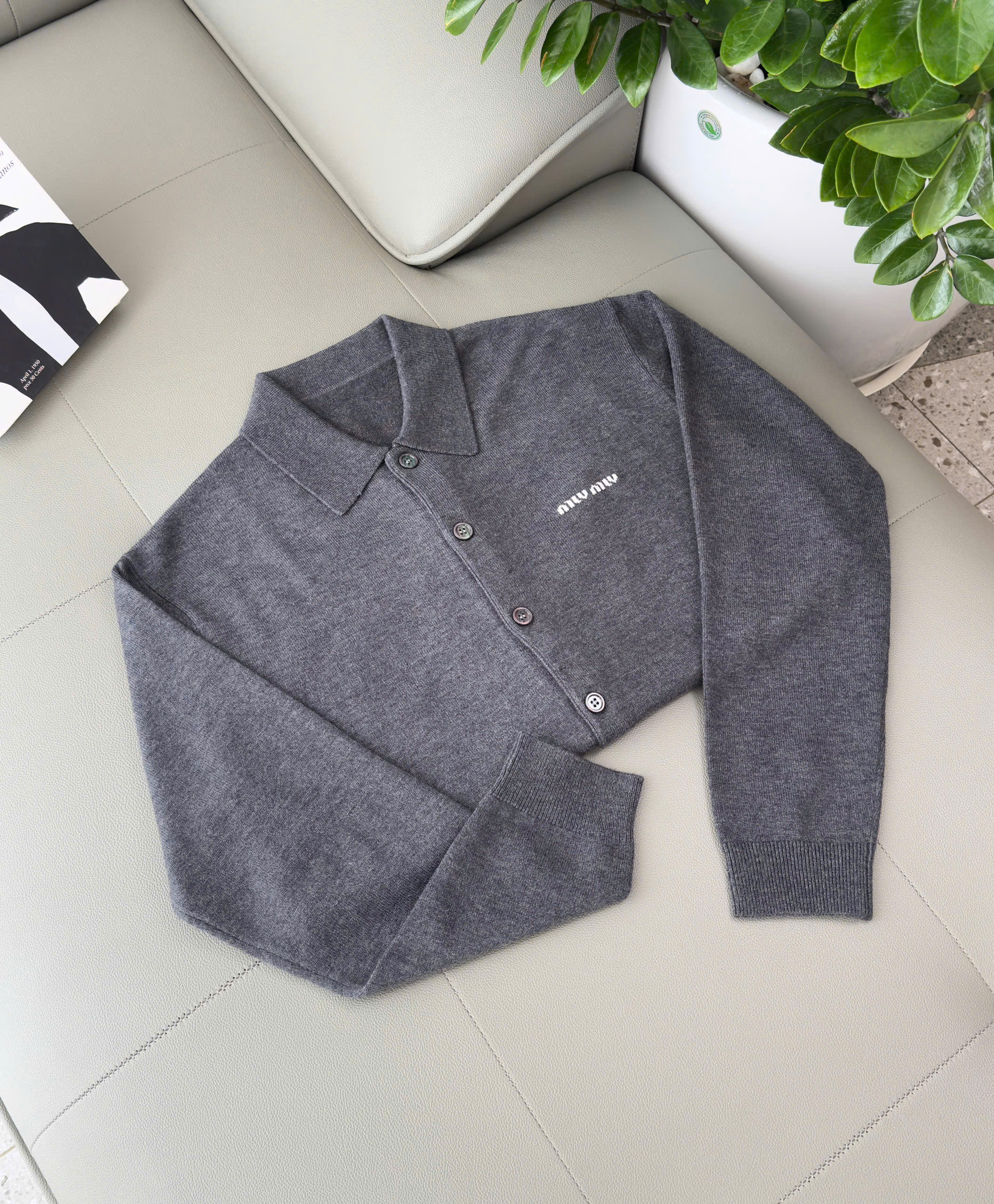 Áo khoác len Monghito Miu Miu cổ bẻ cài khuy Like Auth 48-54 DDT