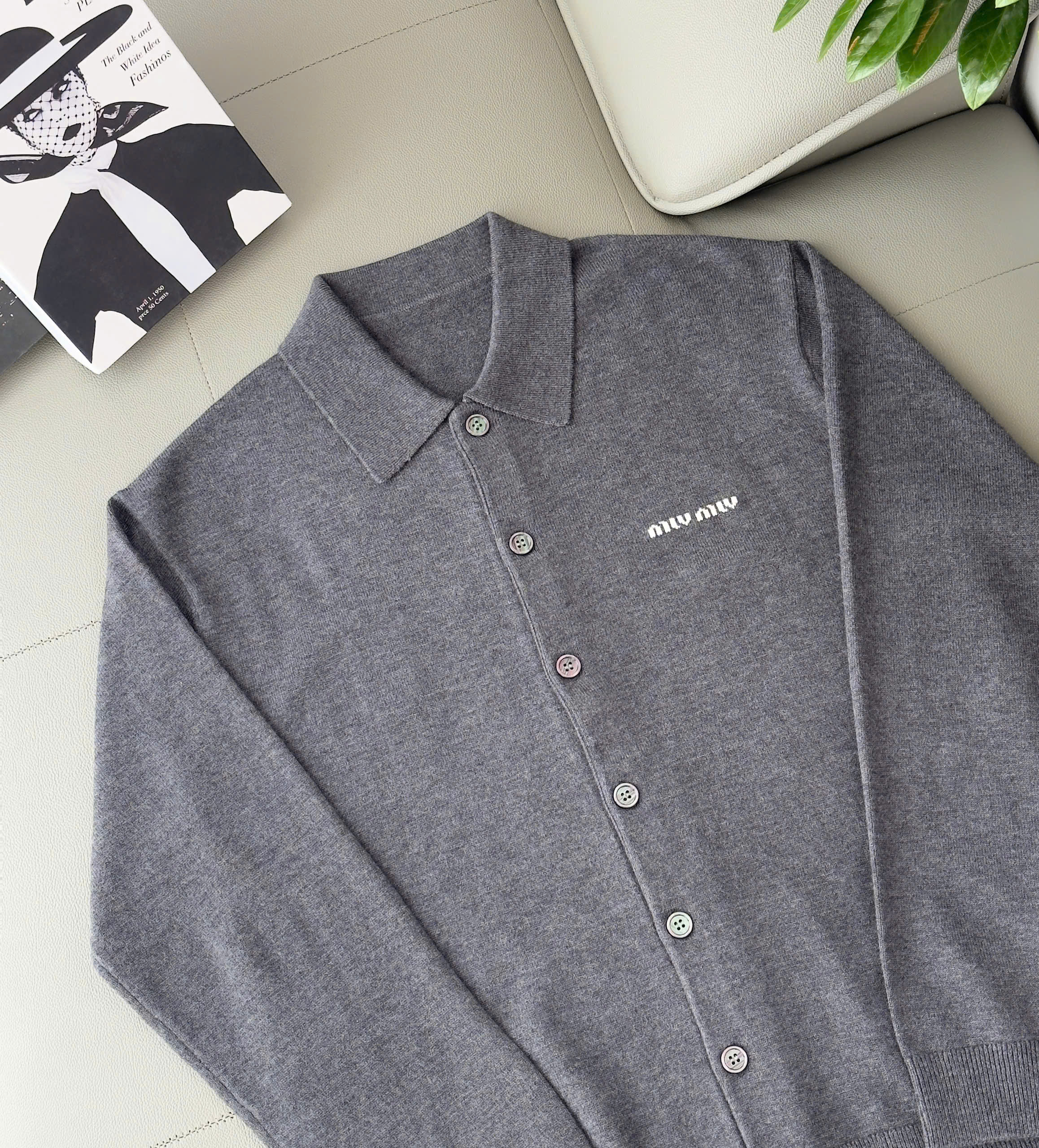 Áo khoác len Monghito Miu Miu cổ bẻ cài khuy Like Auth 48-54 DDT