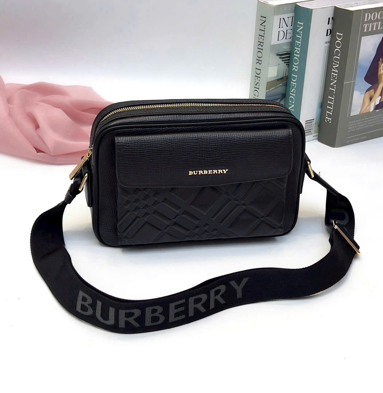 Túi đeo chéo Burberry BBR new 2026 Like Auth 23x17x7 DDT PLD