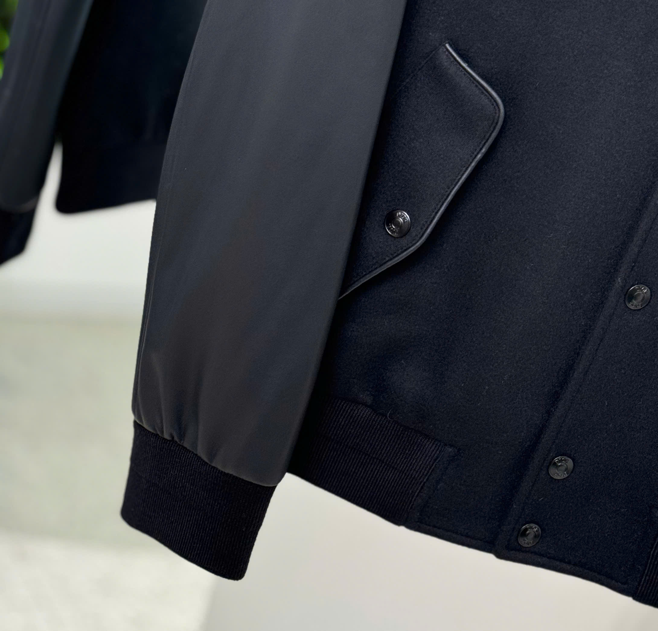 Áo khoác dạ Dior phối da da logo CD thêu ngực cài khuy Like Auth 48-54 DDT