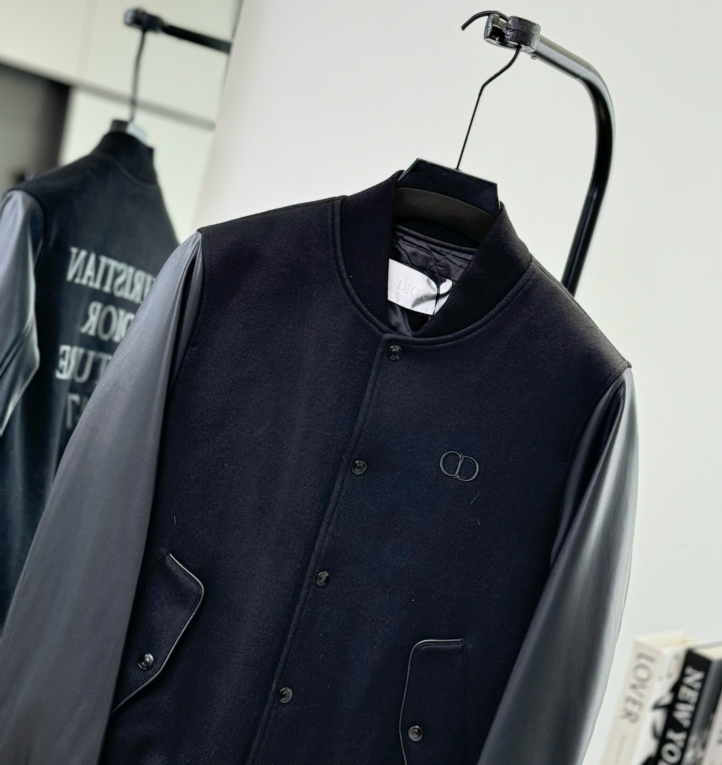 Áo khoác dạ Dior phối da da logo CD thêu ngực cài khuy Like Auth 48-54 DDT