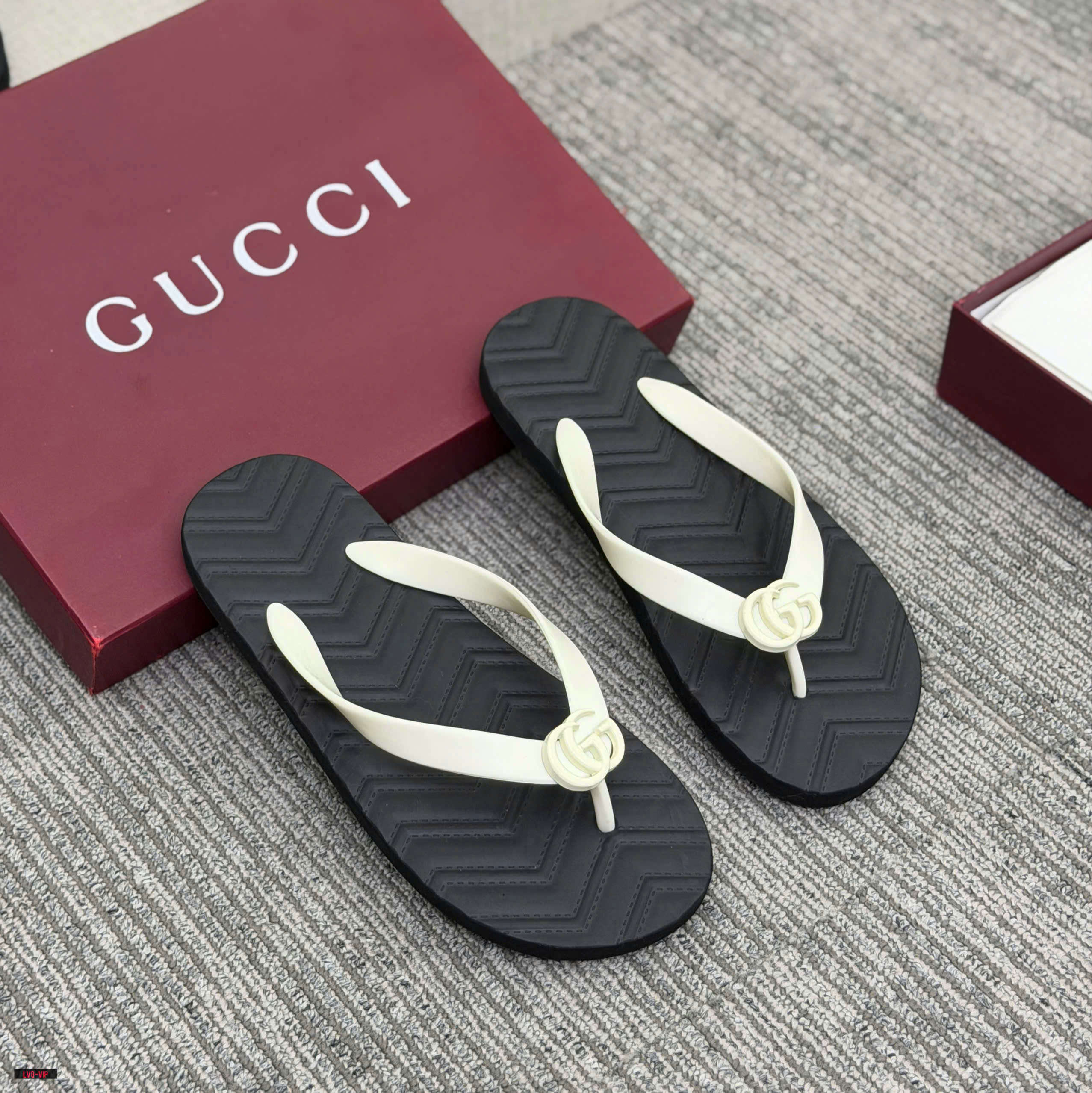 Dép kẹp xỏ ngón flip flop Gucci GC đế vân chiếu quai Trắng Like Auth 38-43 LVQ