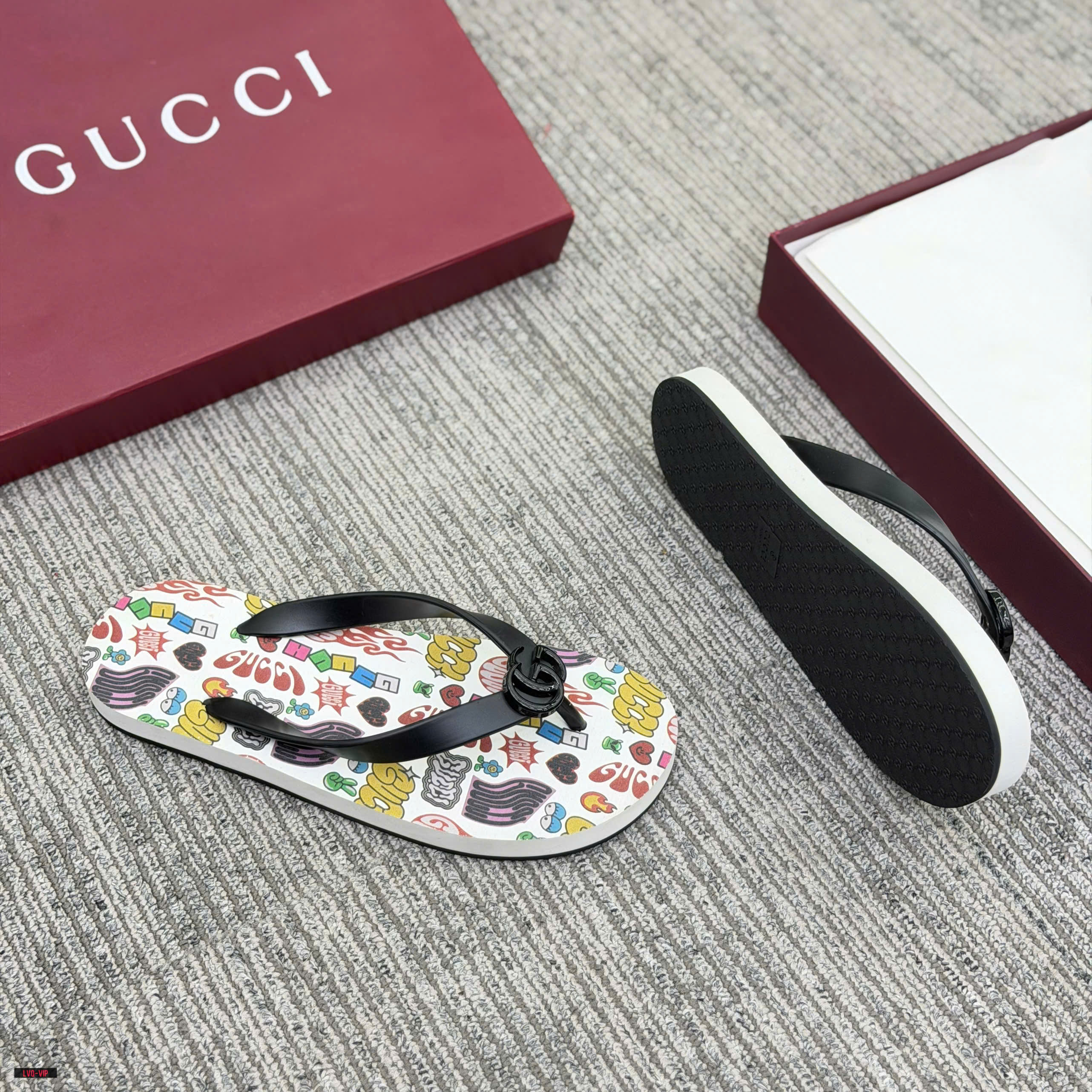 Dép kẹp xỏ ngón flip flop Gucci GC Trắng họa tiết Grafity quai Đen Like Auth 38-43 LVQ