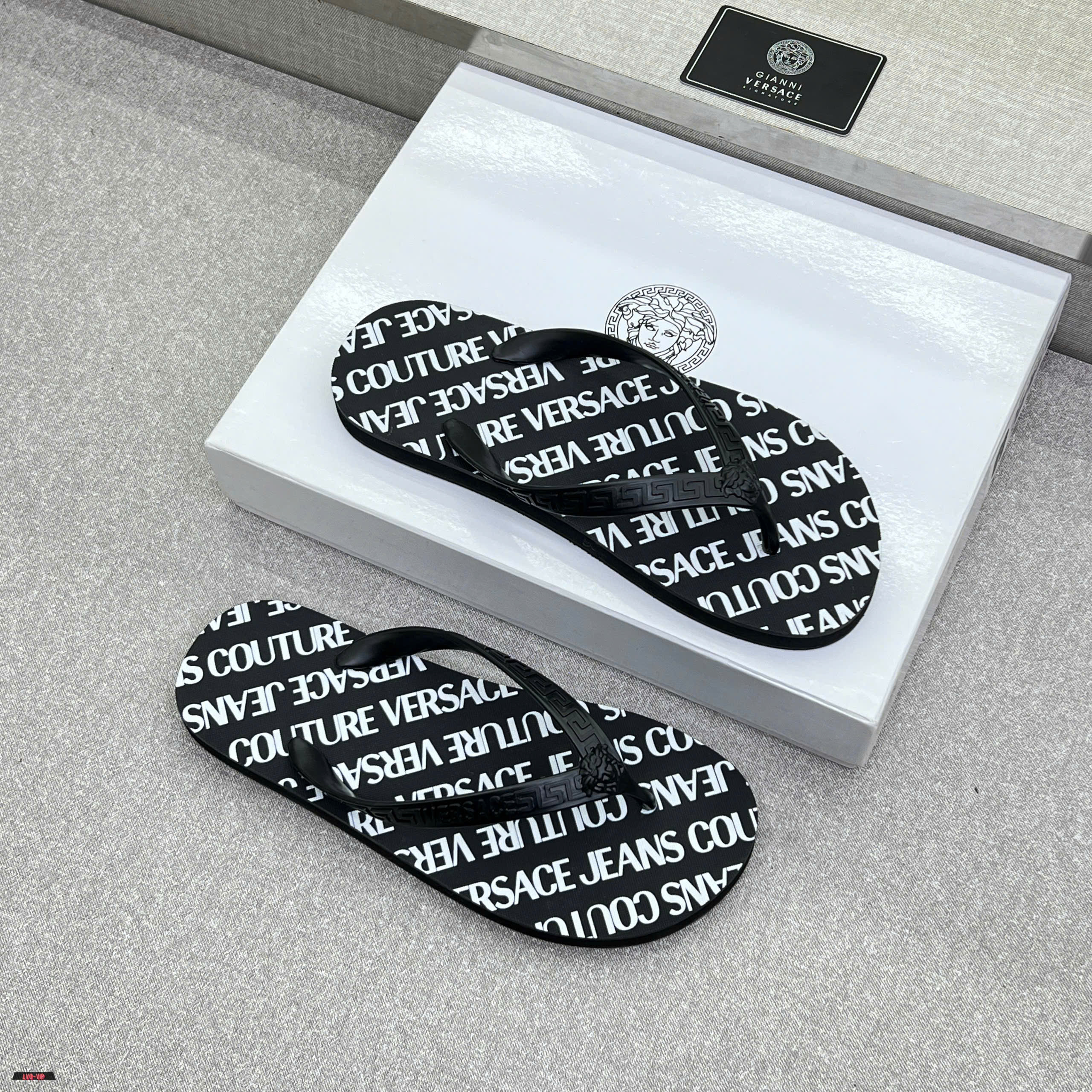 Dép kẹp xỏ ngón Flip Flop Versace Jeans Couture new 2026 Like Auth 38-43 LVQ