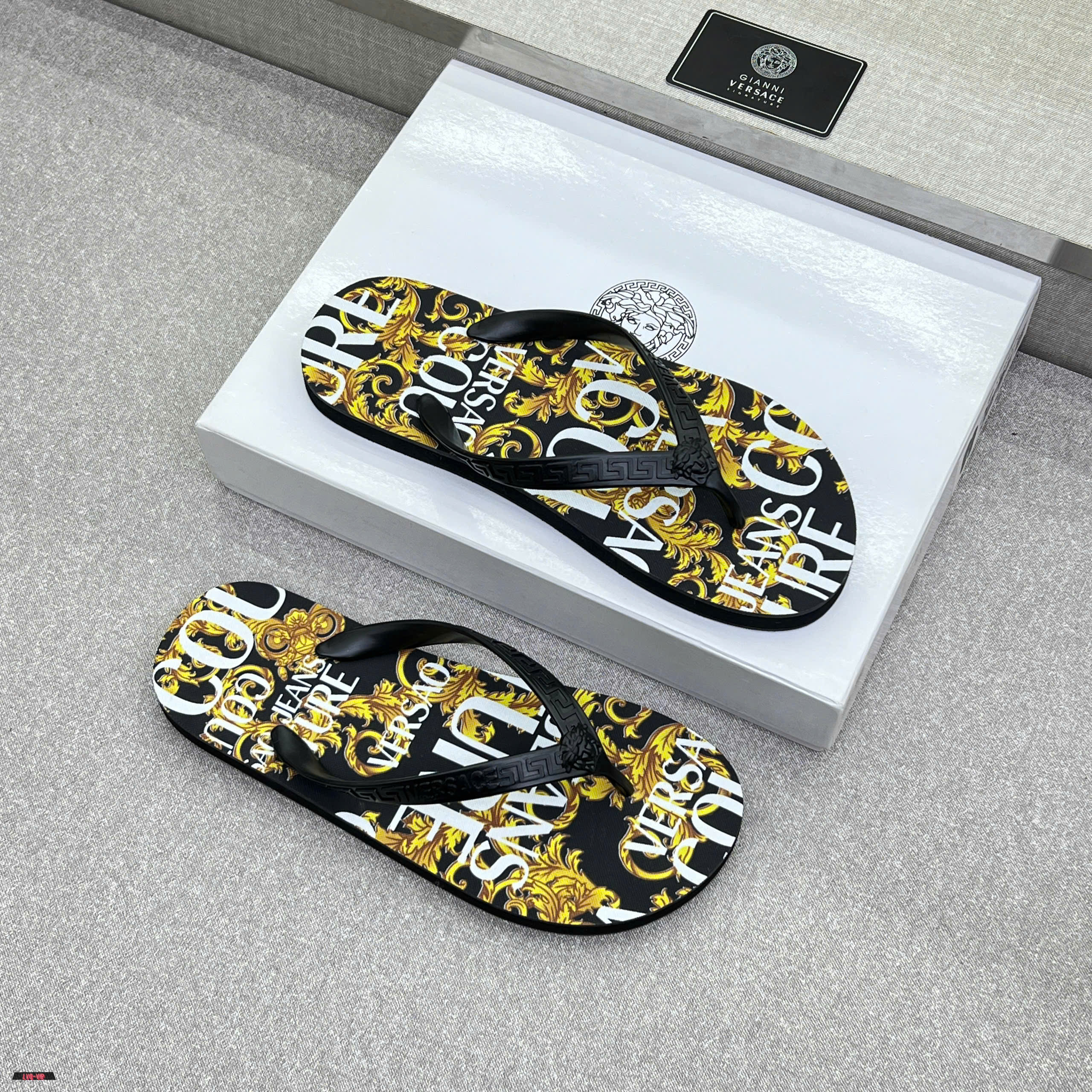 Dép kẹp xỏ ngón Flip Flop Versace Jeans Couture new 2026 Like Auth 38-43 LVQ