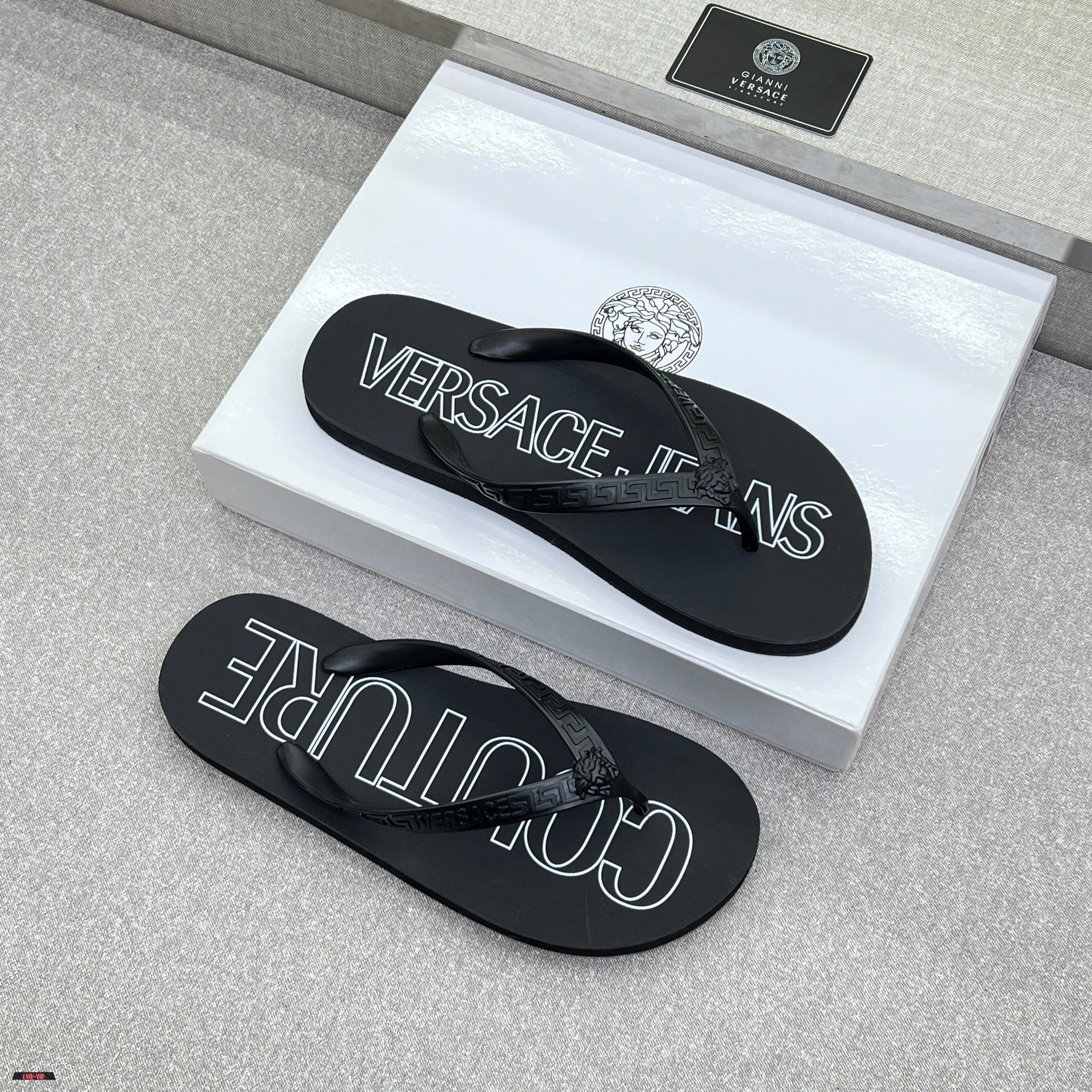 Dép kẹp xỏ ngón Flip Flop Versace Jeans Couture new 2026 Like Auth 38-43 LVQ