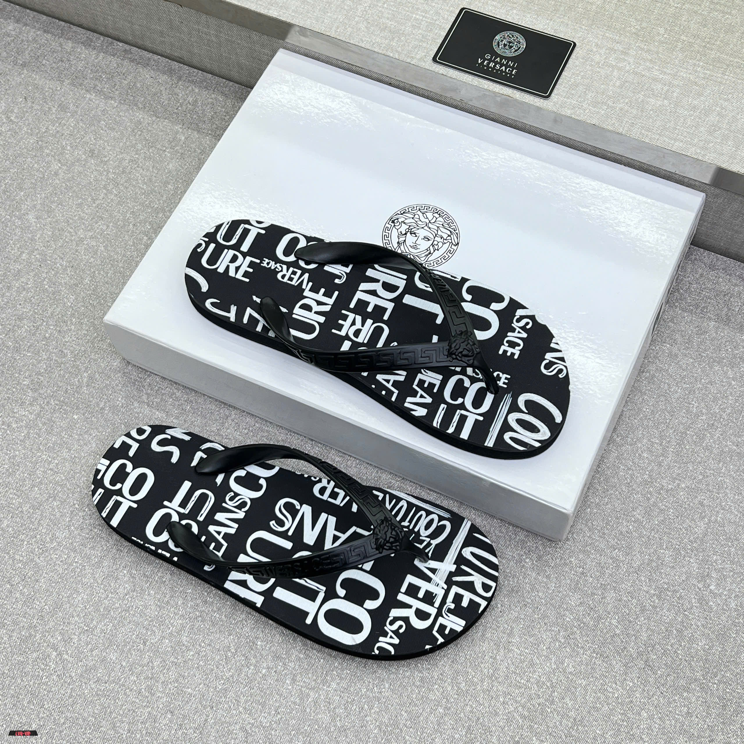 Dép kẹp xỏ ngón Flip Flop Versace Jeans Couture new 2026 Like Auth 38-43 LVQ