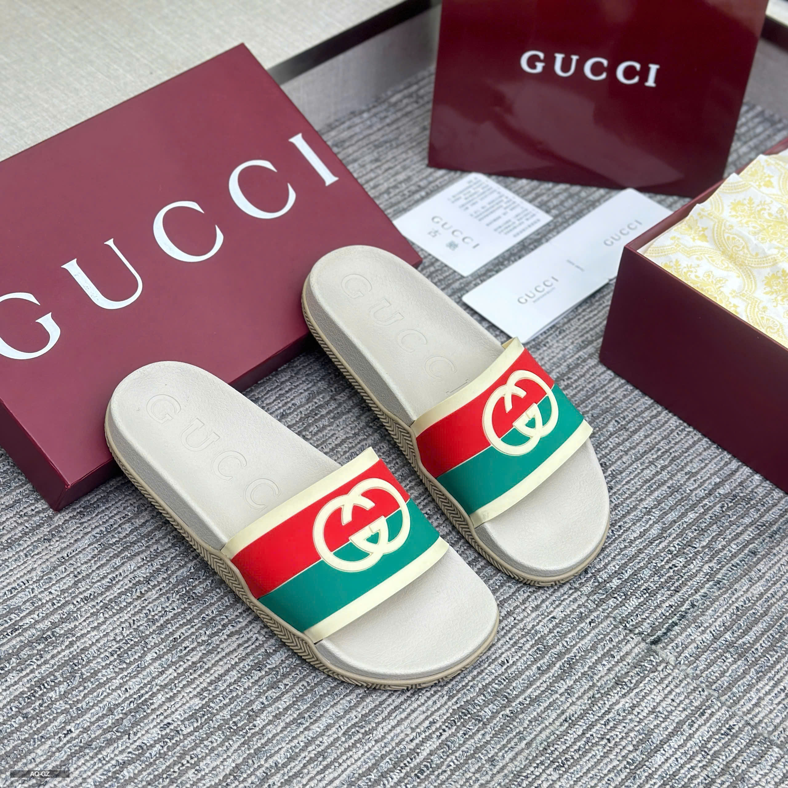 Dép lê quai ngang Gucci logo GC quai sọc new 2026 Like Auth 38-43 LVQ