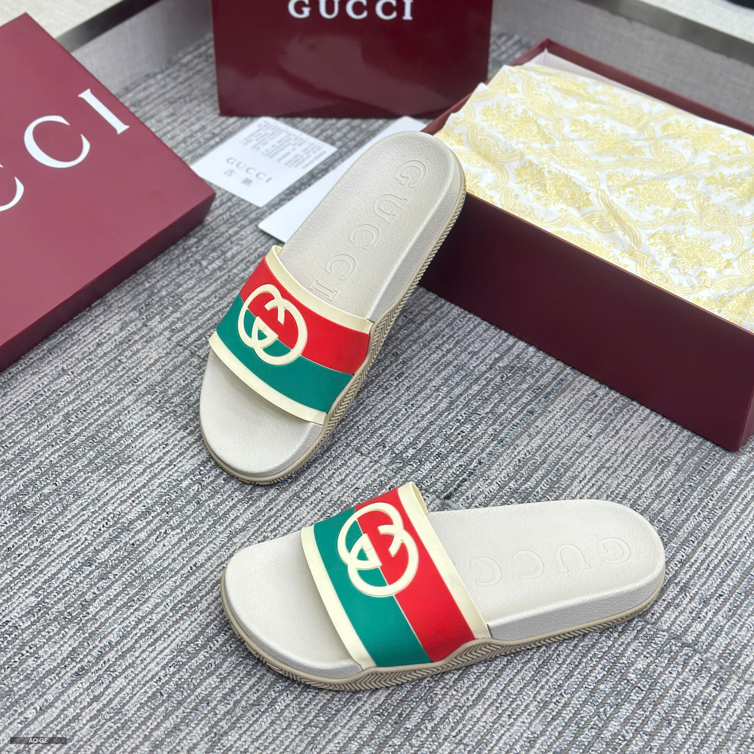 Dép lê quai ngang Gucci logo GC quai sọc new 2026 Like Auth 38-43 LVQ