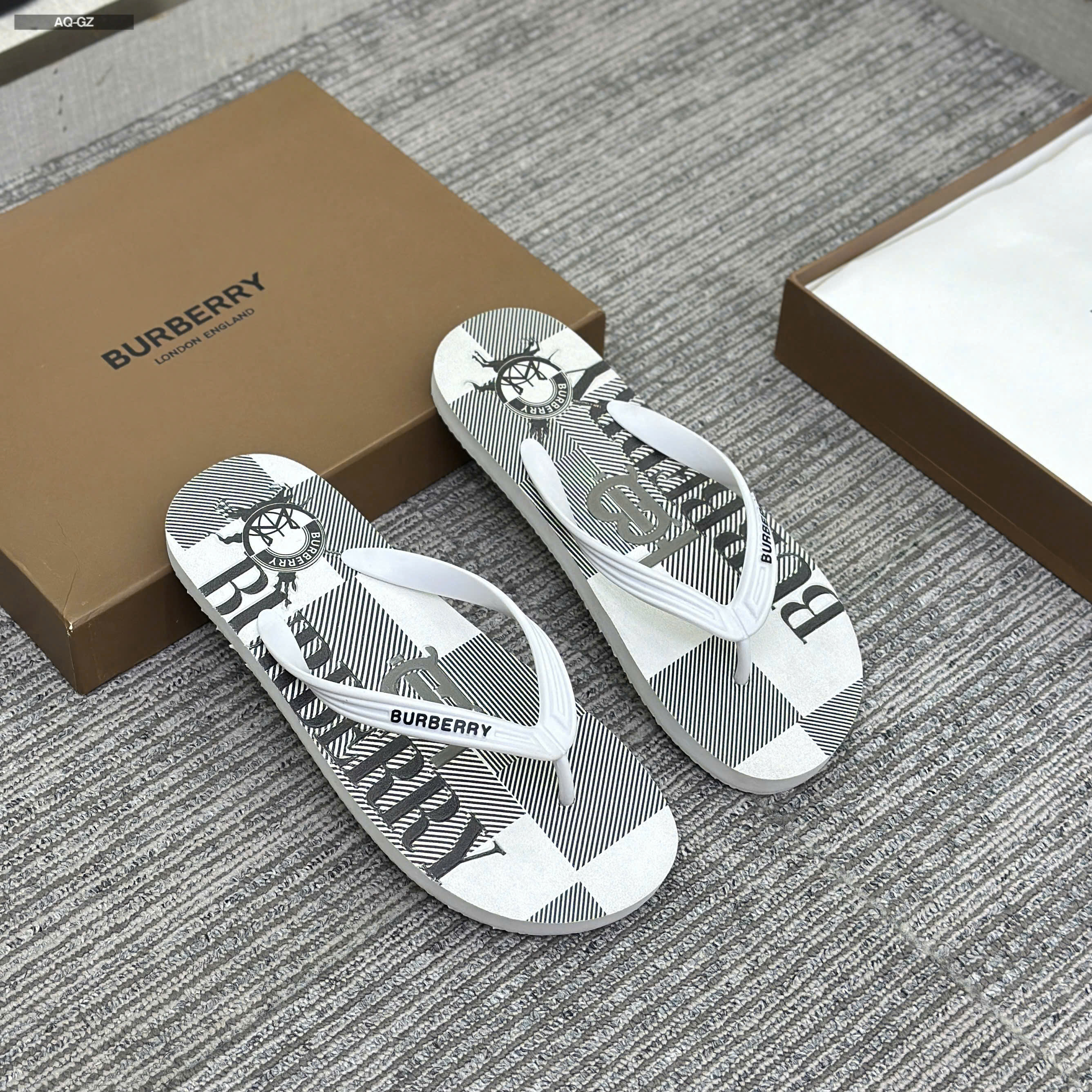 Dép tông kẹp xỏ ngón flip flop Burberry BBR new 2026 Like Auth Like Auth 38-43 LVQ