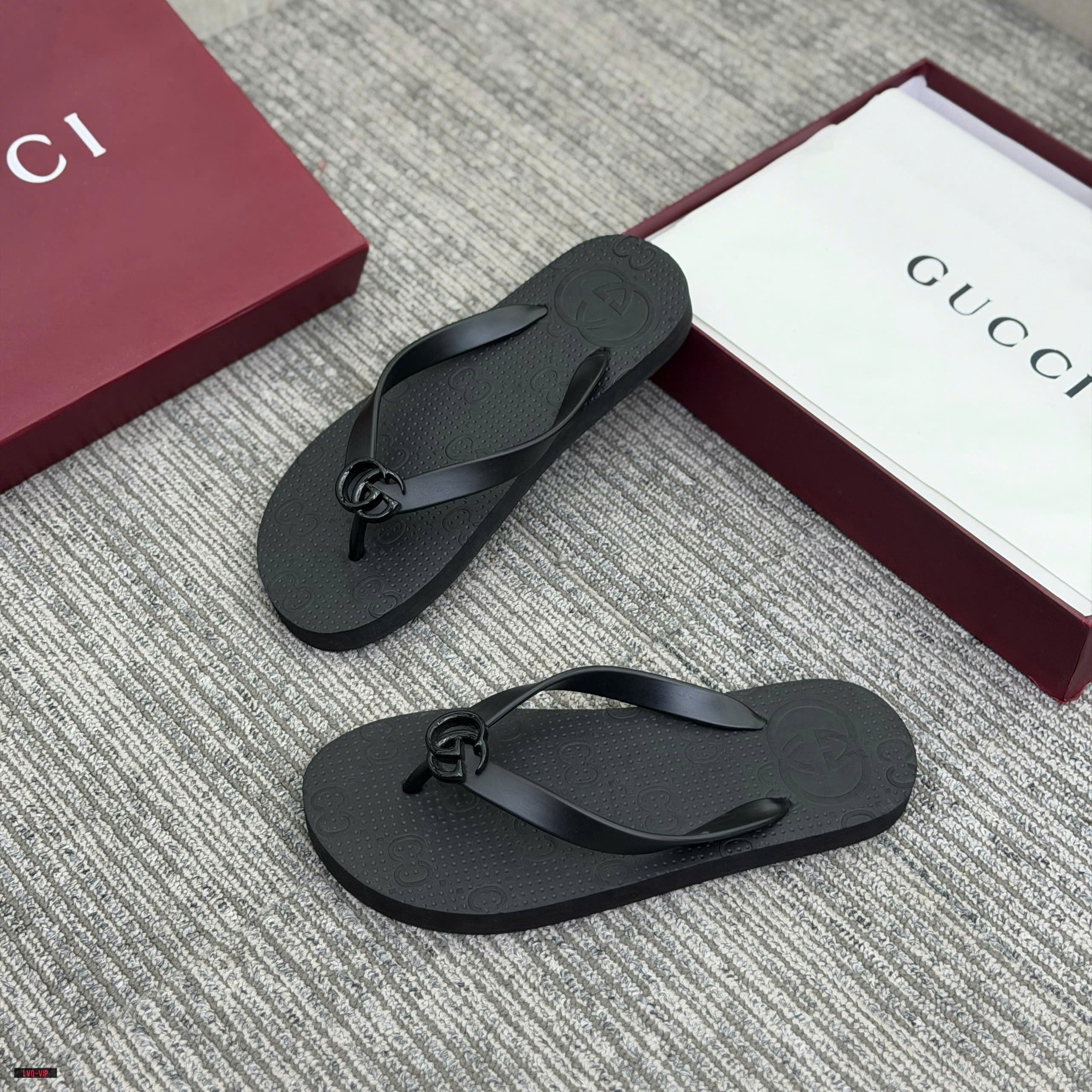 Dép tông kẹp xỏ ngón flip flop Gucci GC đế khắc vân monogram chấm bi Like Auth 38-43 LVQ