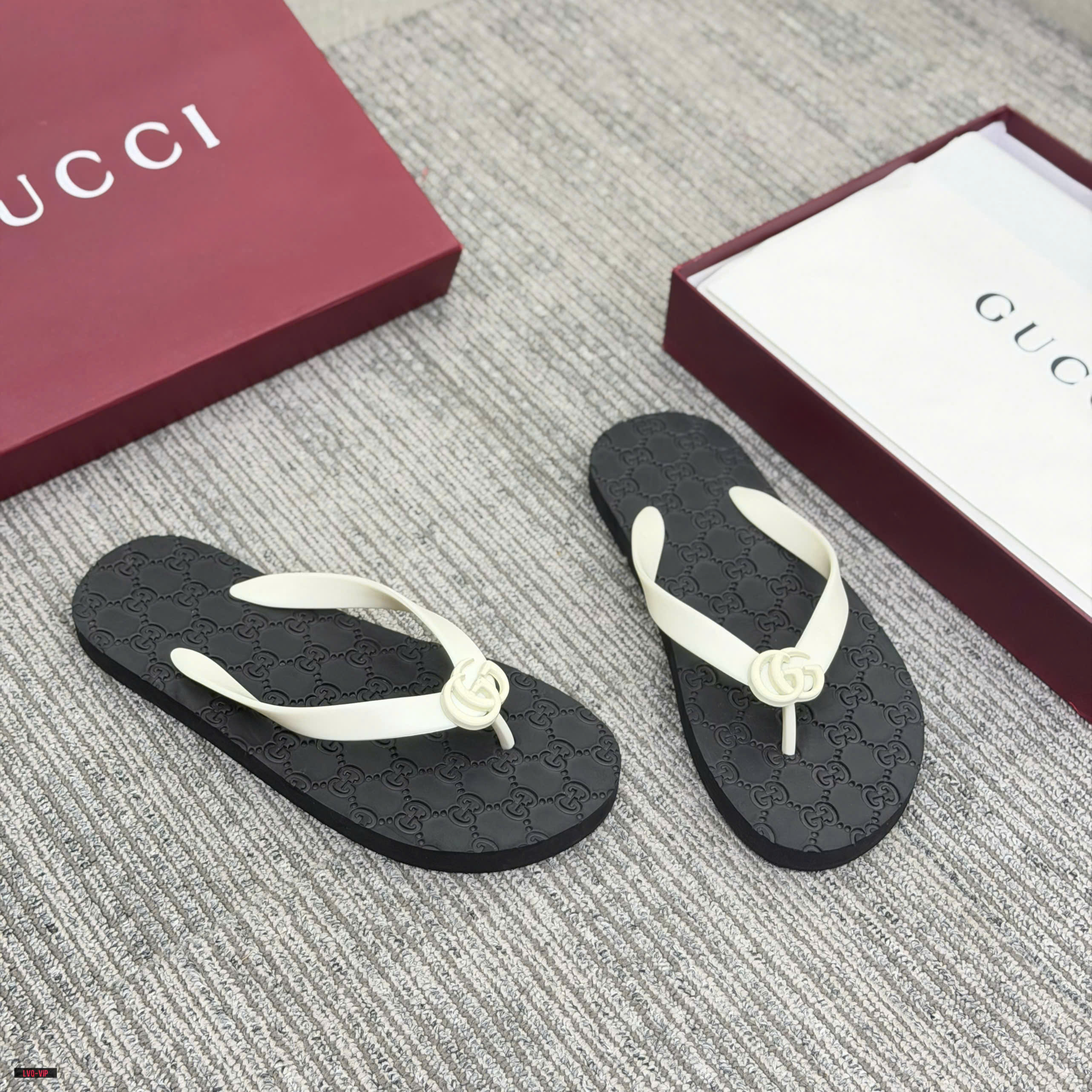 Dép tông kẹp xỏ ngón flip flop Gucci GC đế khắc vân monogram quai Trắng Like Auth 38-43 LVQ