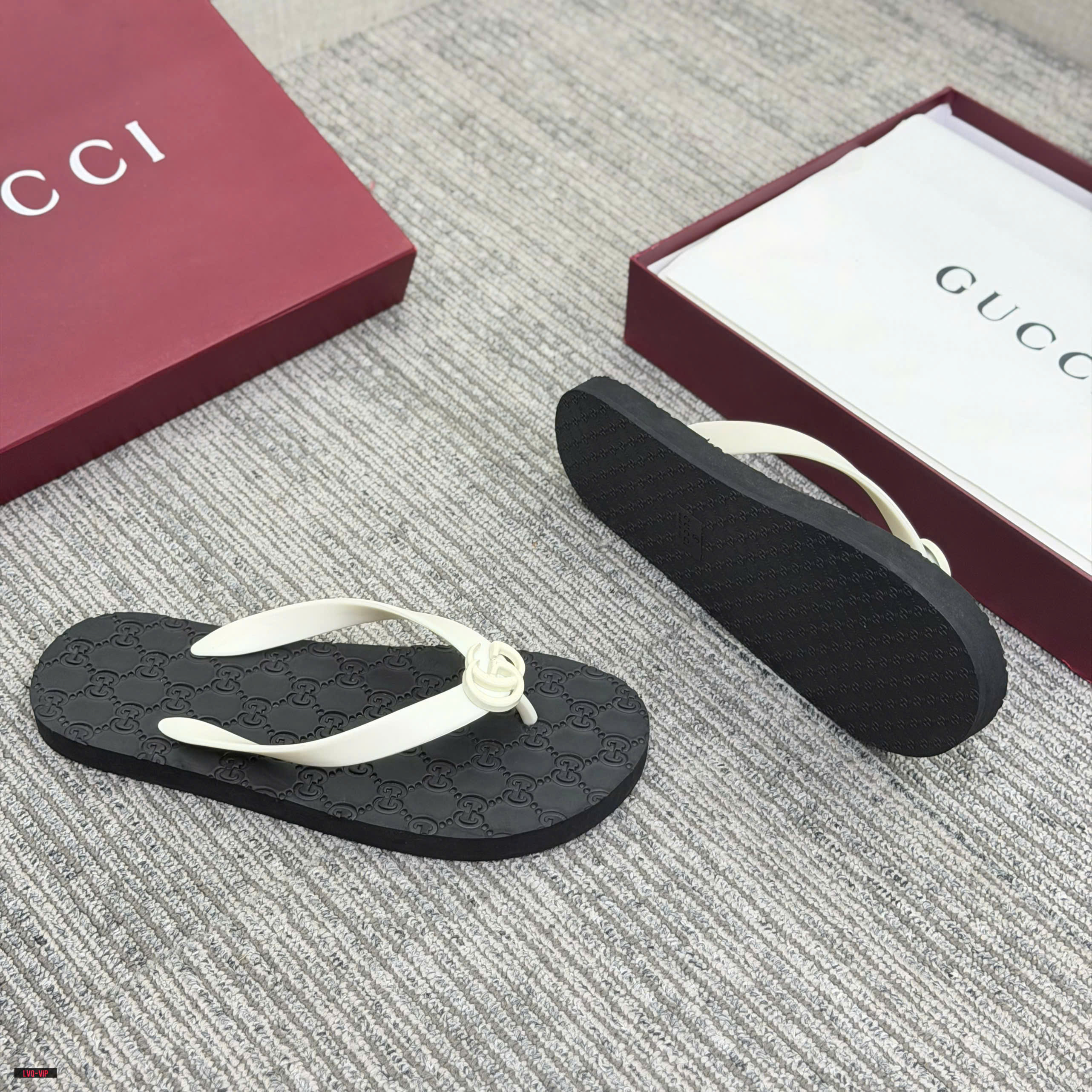 Dép tông kẹp xỏ ngón flip flop Gucci GC đế khắc vân monogram quai Trắng Like Auth 38-43 LVQ