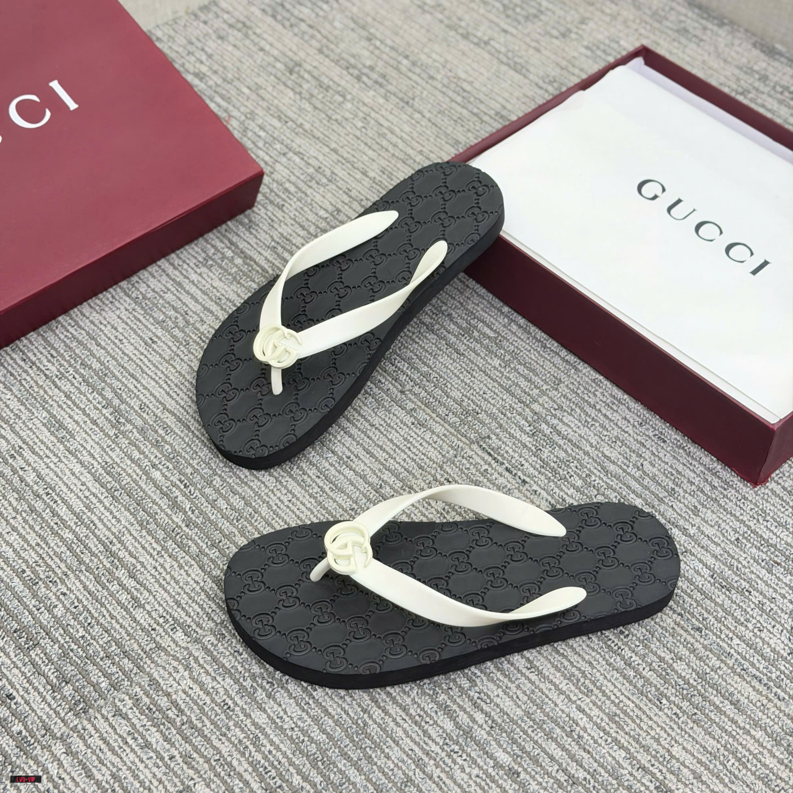 Dép tông kẹp xỏ ngón flip flop Gucci GC đế khắc vân monogram quai Trắng Like Auth 38-43 LVQ