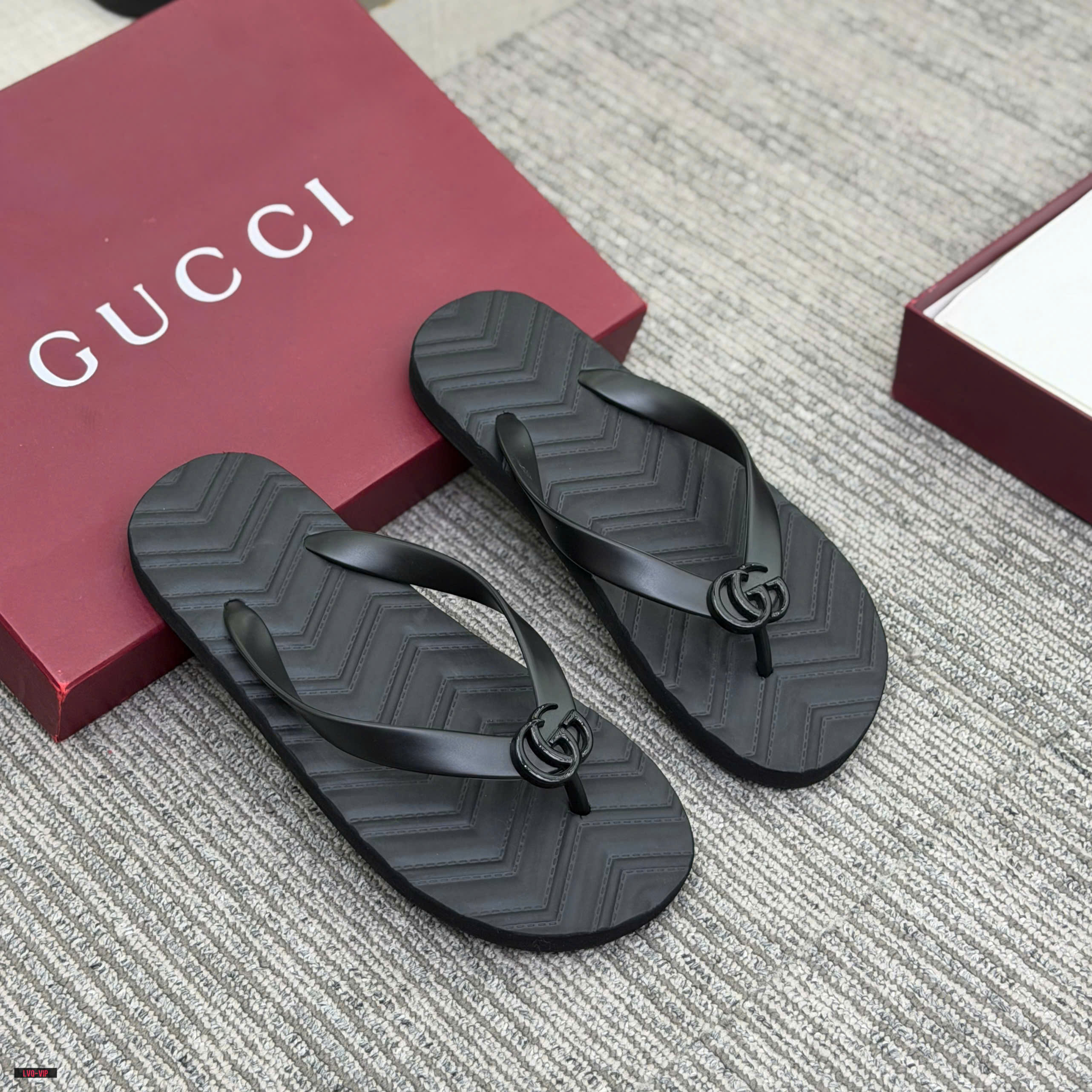 Dép tông kẹp xỏ ngón flip flop Gucci GC đế vân chiếu quai Đen Like Auth 38-43 LVQ