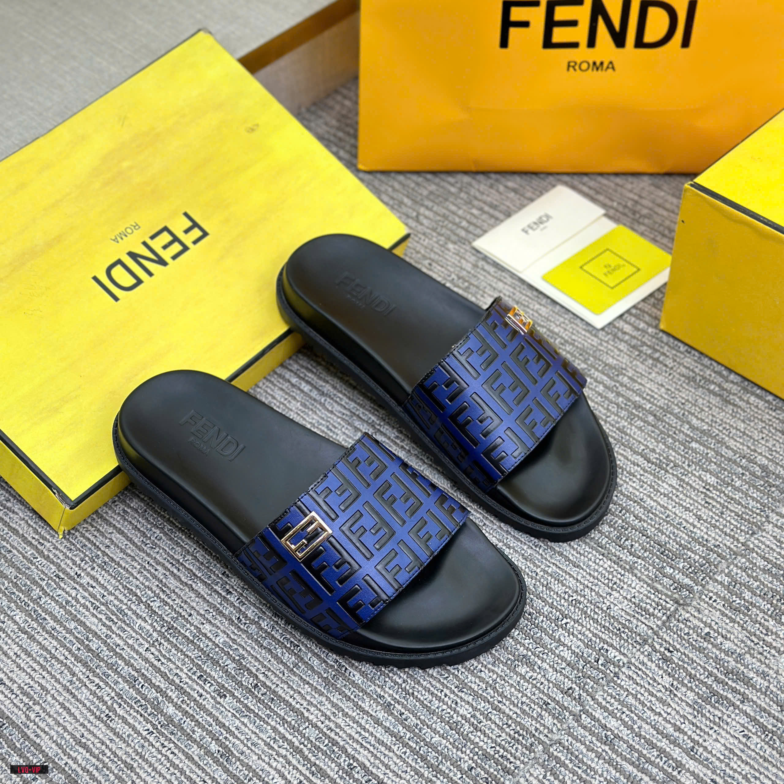 Dép lê quai ngang Fendi logo full tag bạc Like Auth 38-43 LVQ