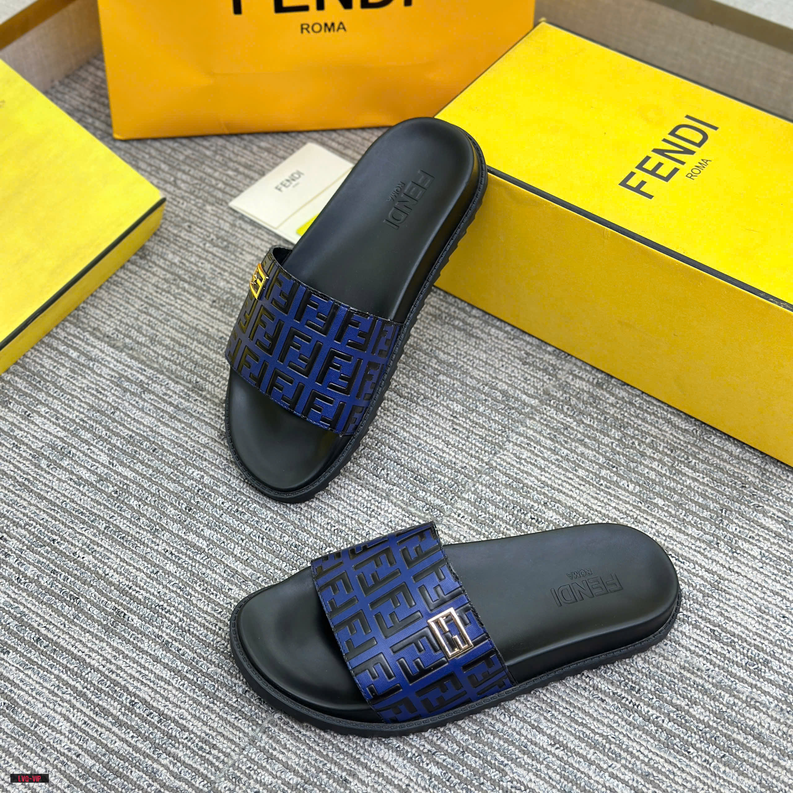 Dép lê quai ngang Fendi logo full tag bạc Like Auth 38-43 LVQ