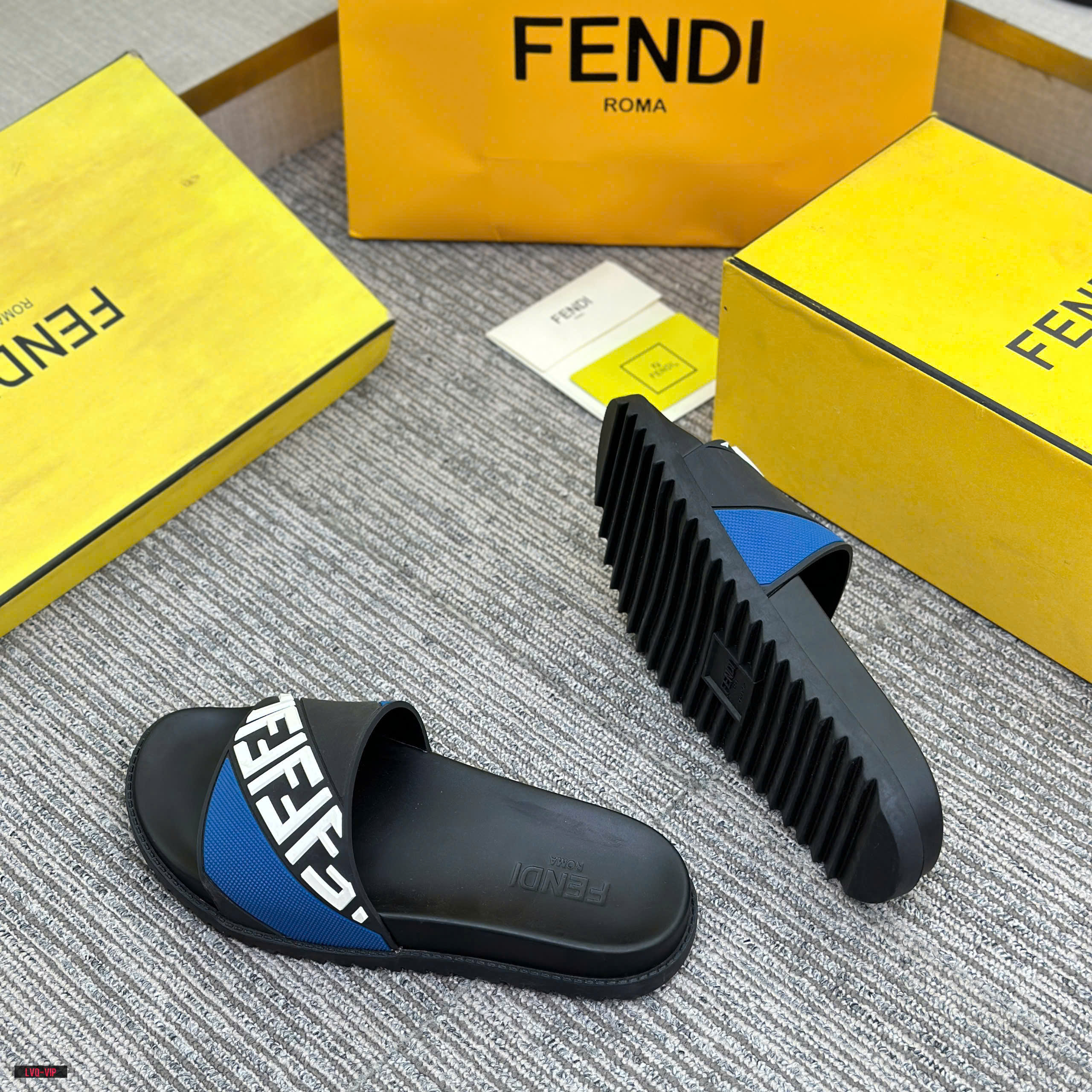 Dép lê quai ngang Fendi logo kẻ chéo tag nổi cao su non Like Auth 38-43 LVQ