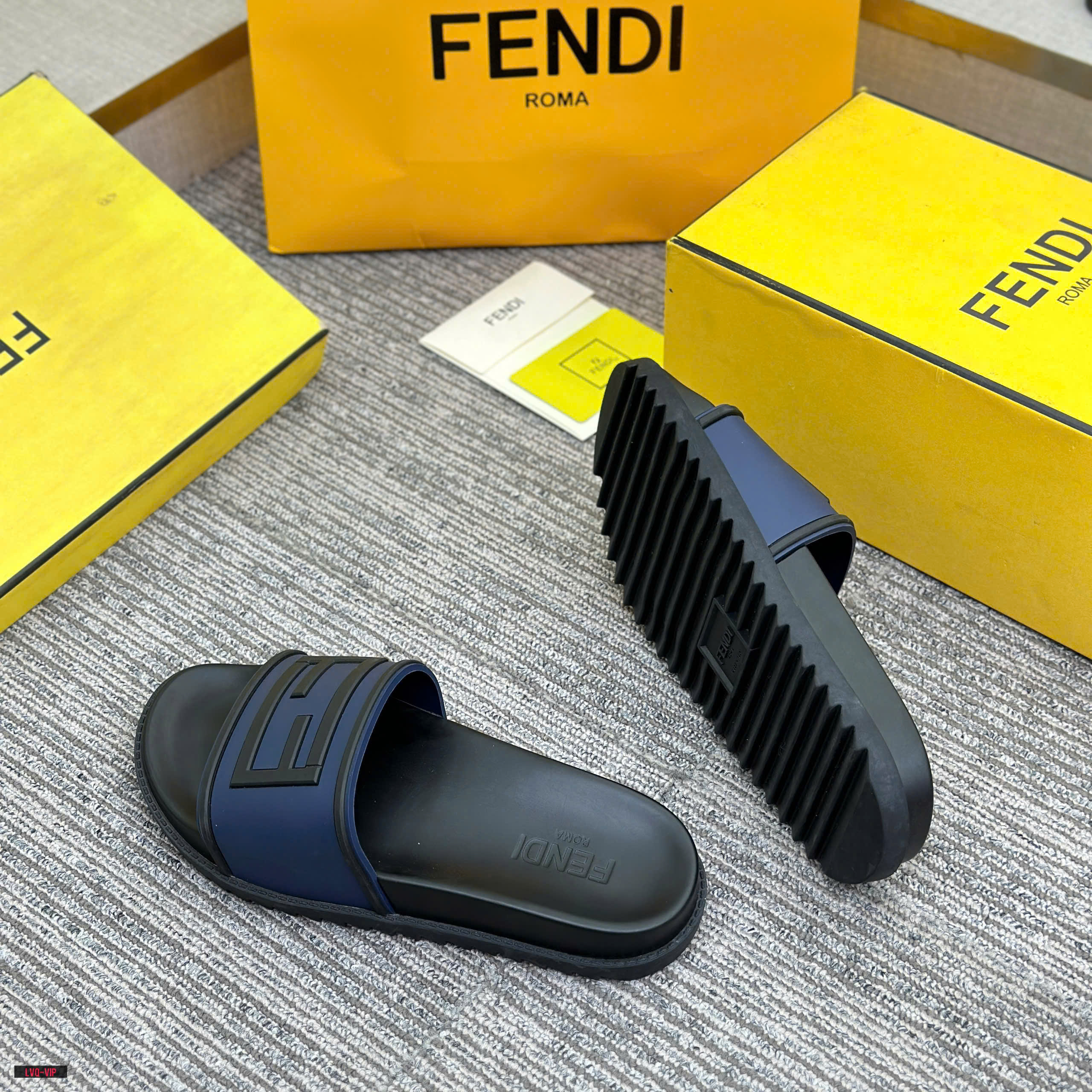 Dép lê quai ngang Fendi logo tag nổi cao su non Like Auth 38-43 LVQ