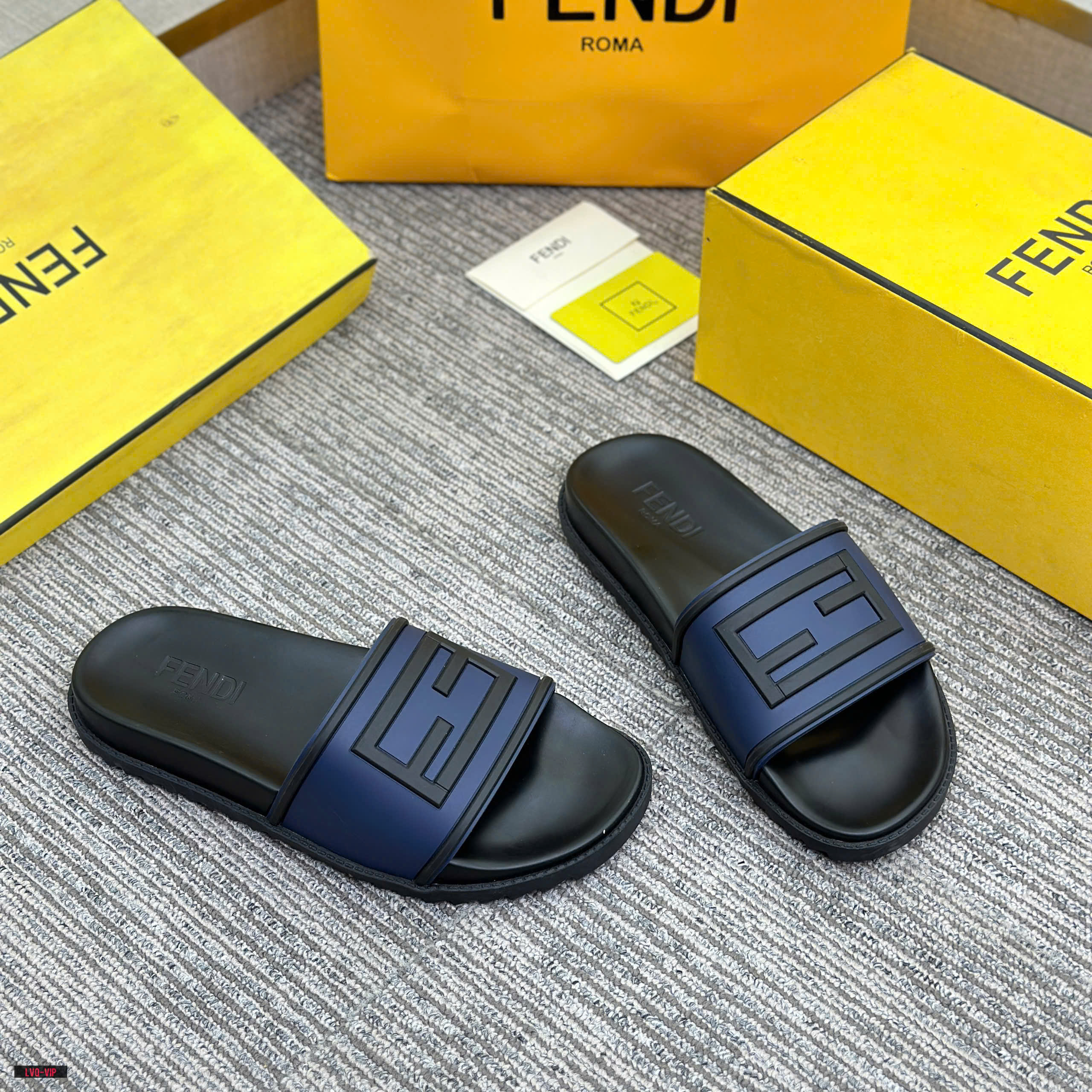 Dép lê quai ngang Fendi logo tag nổi cao su non Like Auth 38-43 LVQ