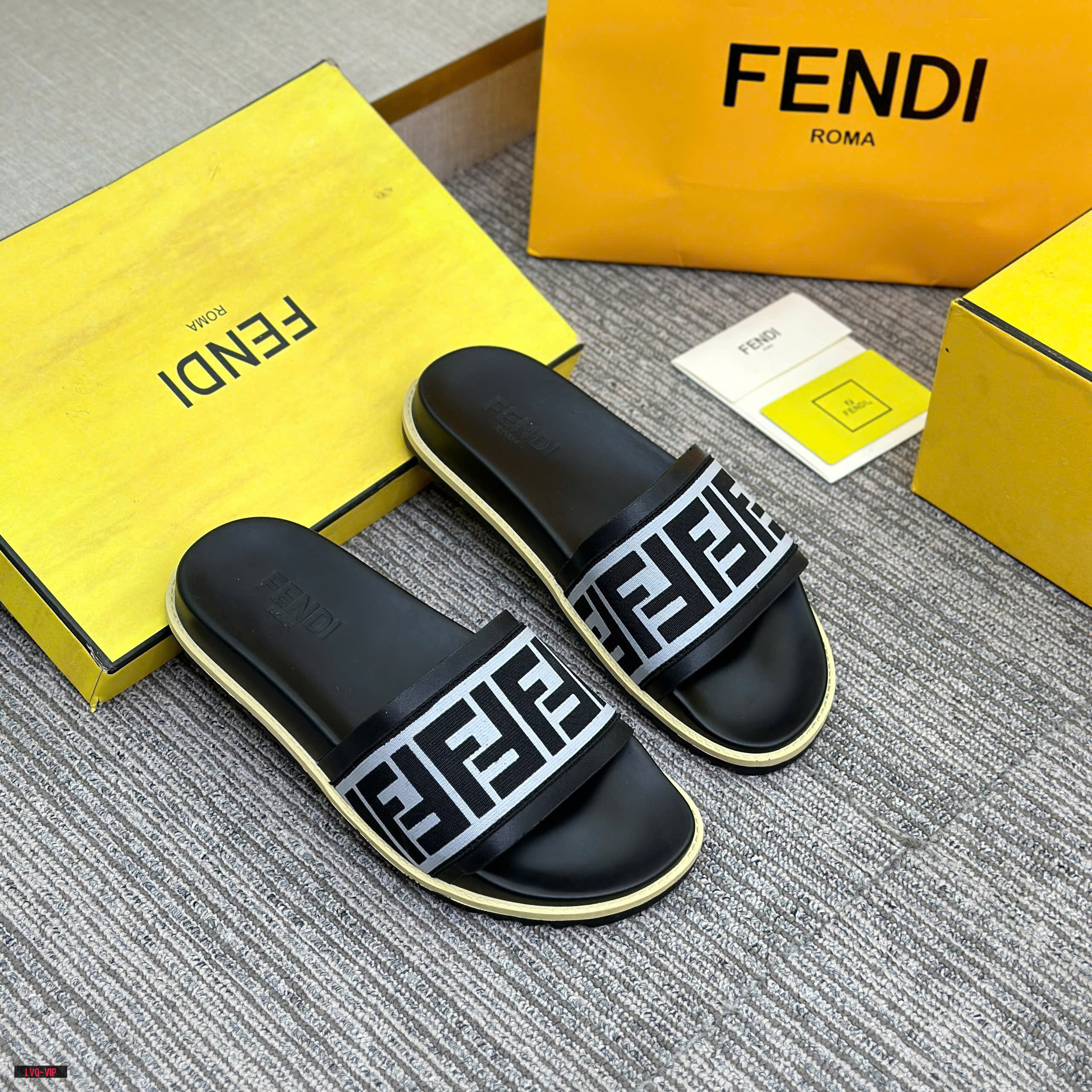 Dép lê quai ngang Fendi logo to kẻ ngang tag nổi cao su non Like Auth 38-43 LVQ