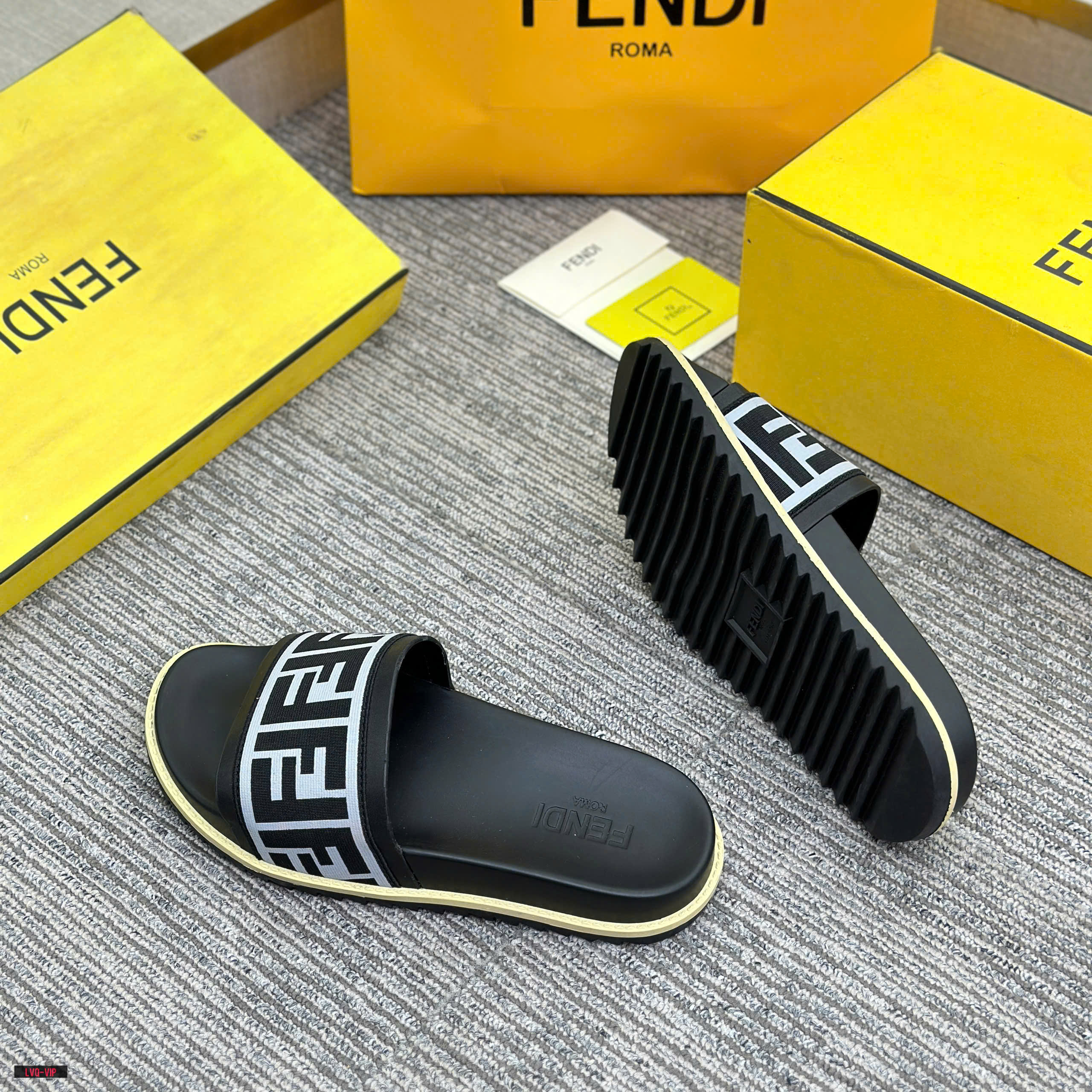 Dép lê quai ngang Fendi logo to kẻ ngang tag nổi cao su non Like Auth 38-43 LVQ