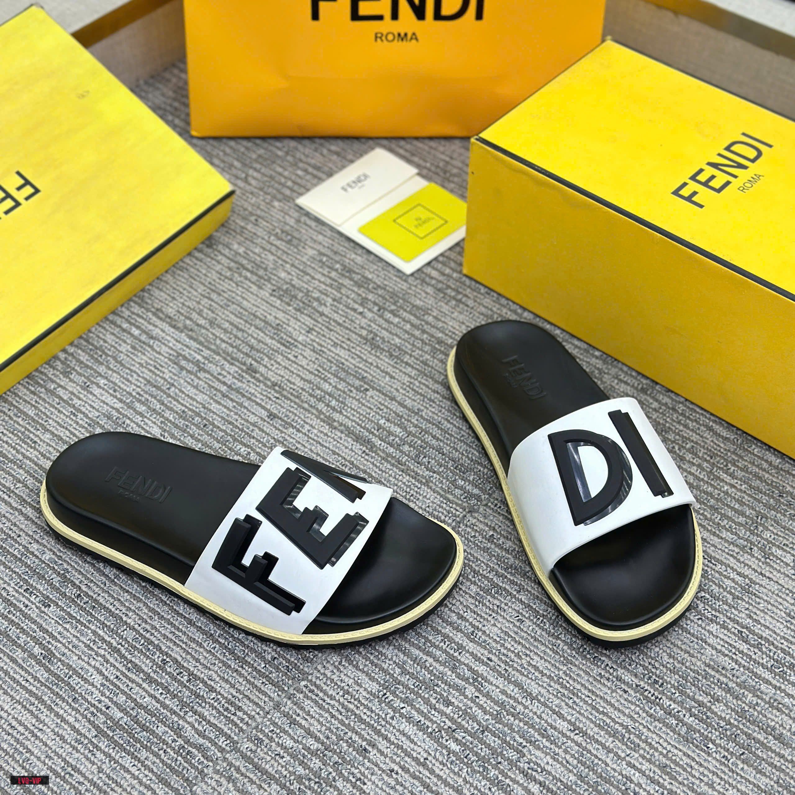 Dép lê quai ngang Fendi logo to tag nổi cao su non Like Auth 38-43 LVQ