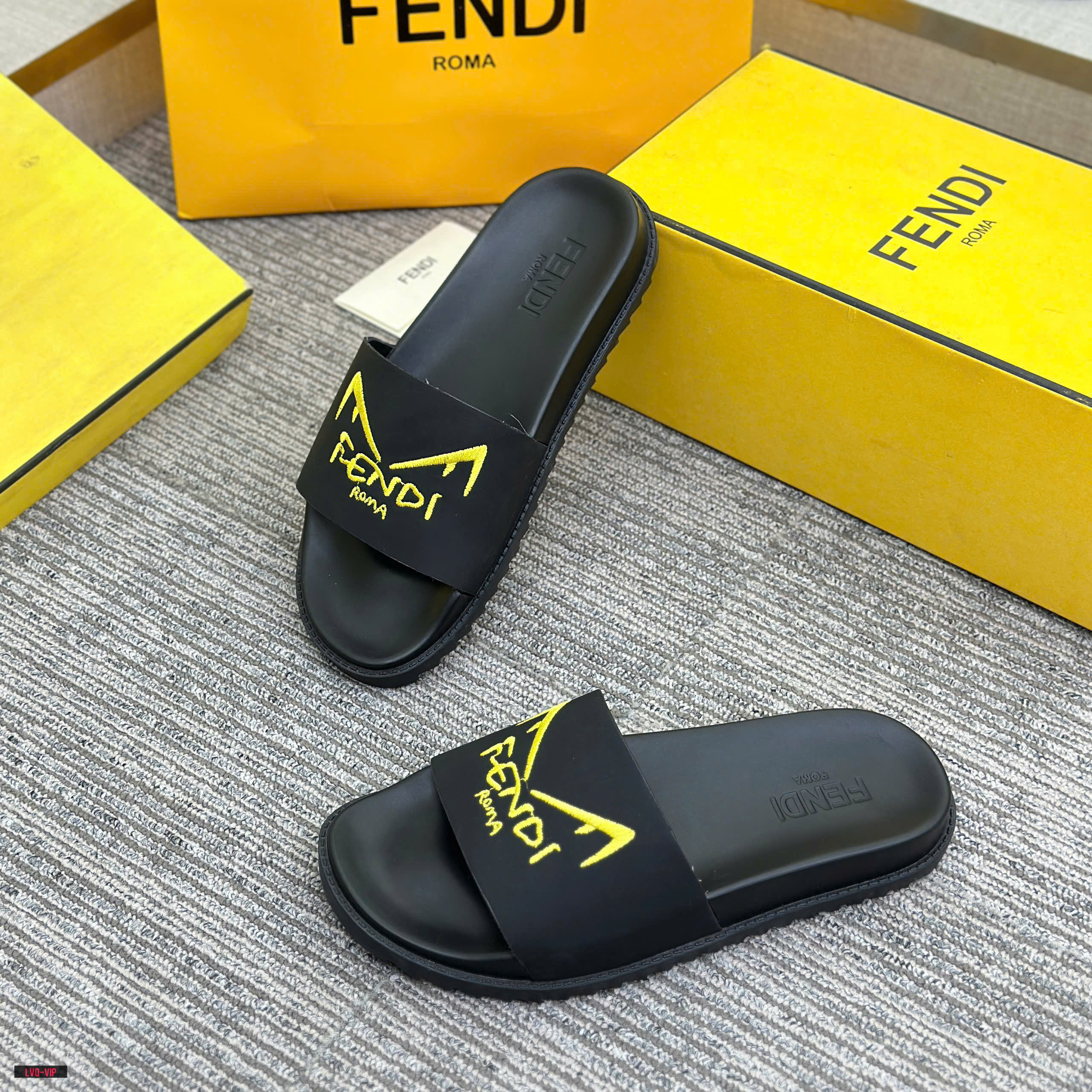 Dép lê quai ngang Fendi Roma logo thêu Like Auth 38-43 LVQ