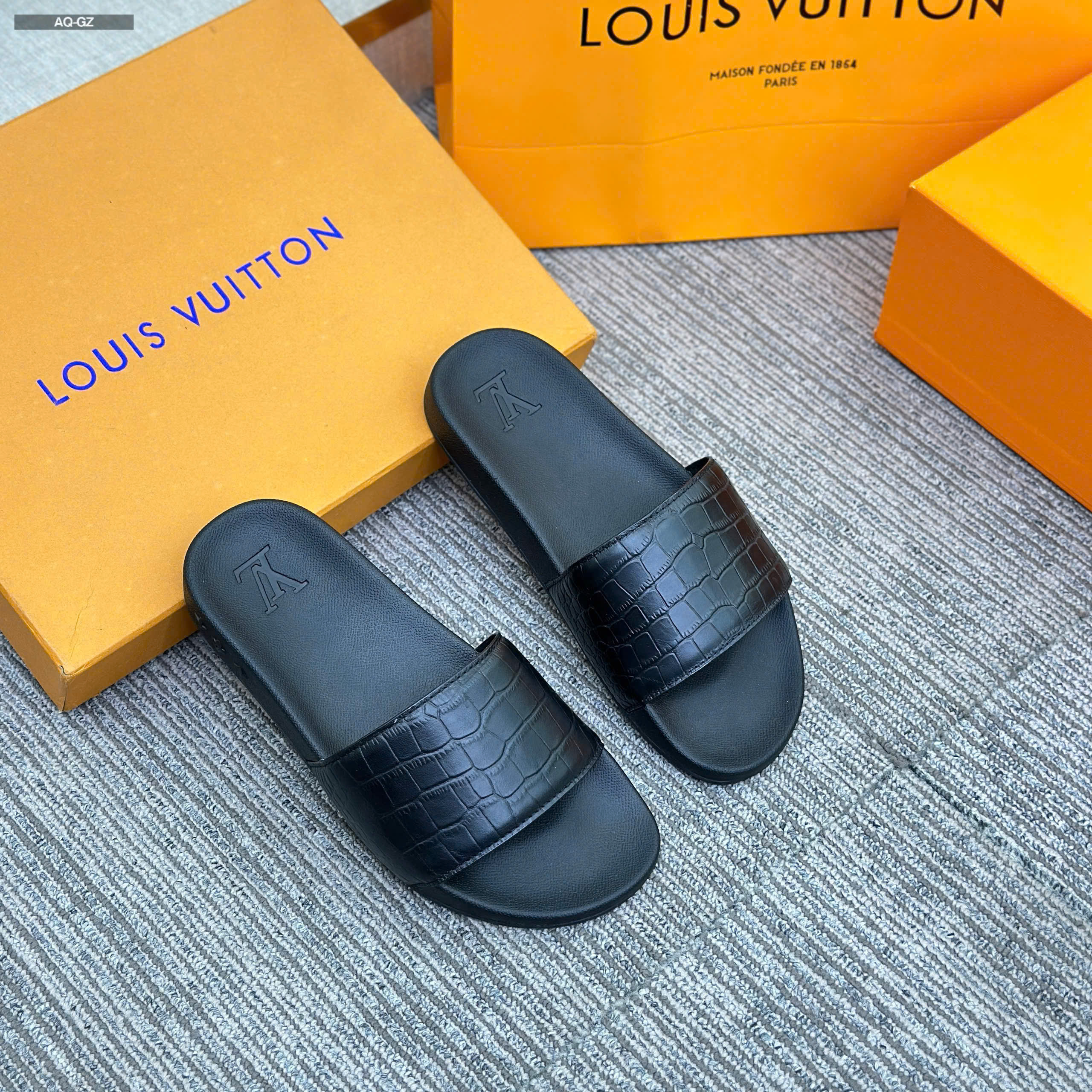 Dép lê quai ngang Louis Vuitton LV Đen họa tiết da cá sấu Like Auth 38-43 LVQ