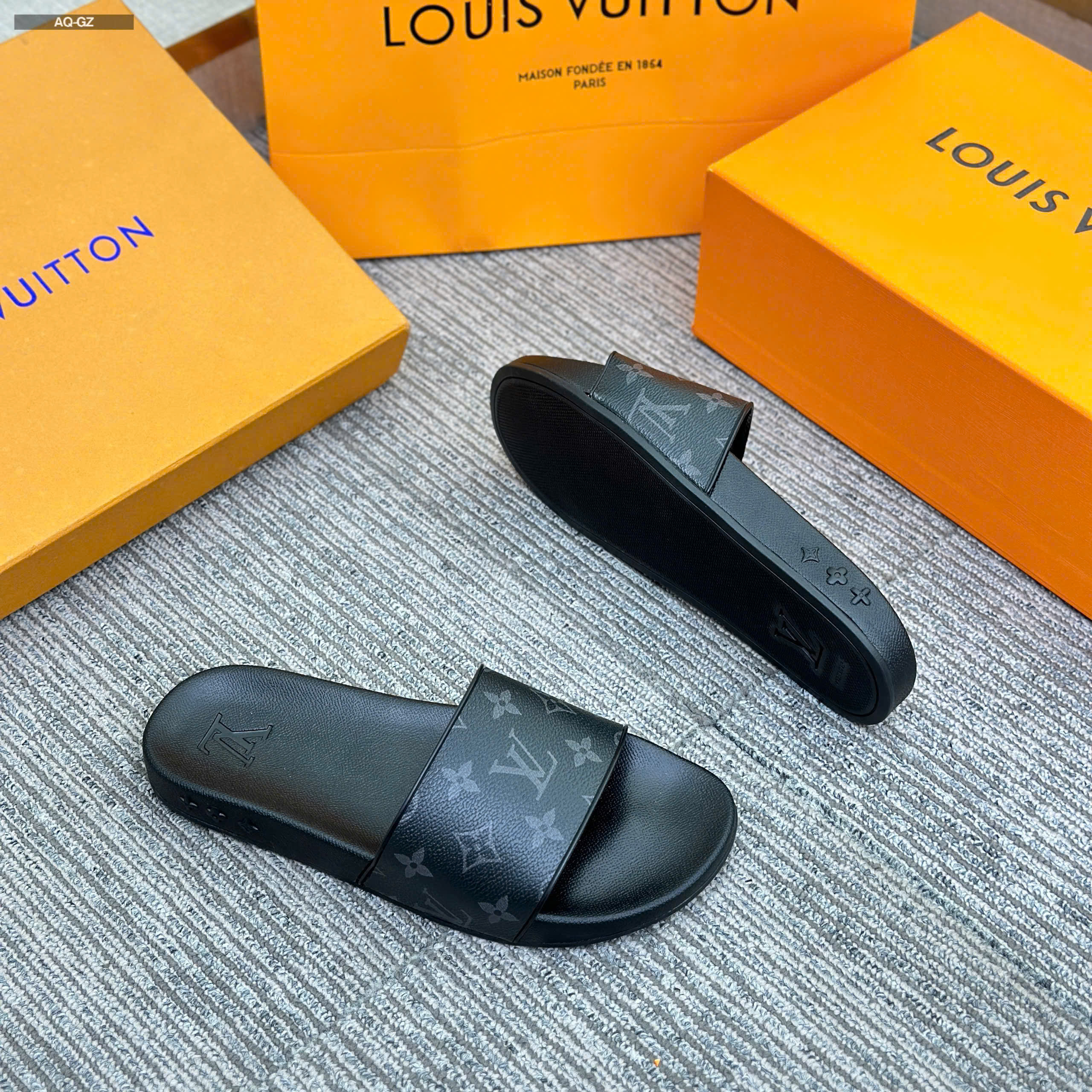 Dép lê quai ngang Louis Vuitton LV Đen monogram Like Auth 38-43 LVQ