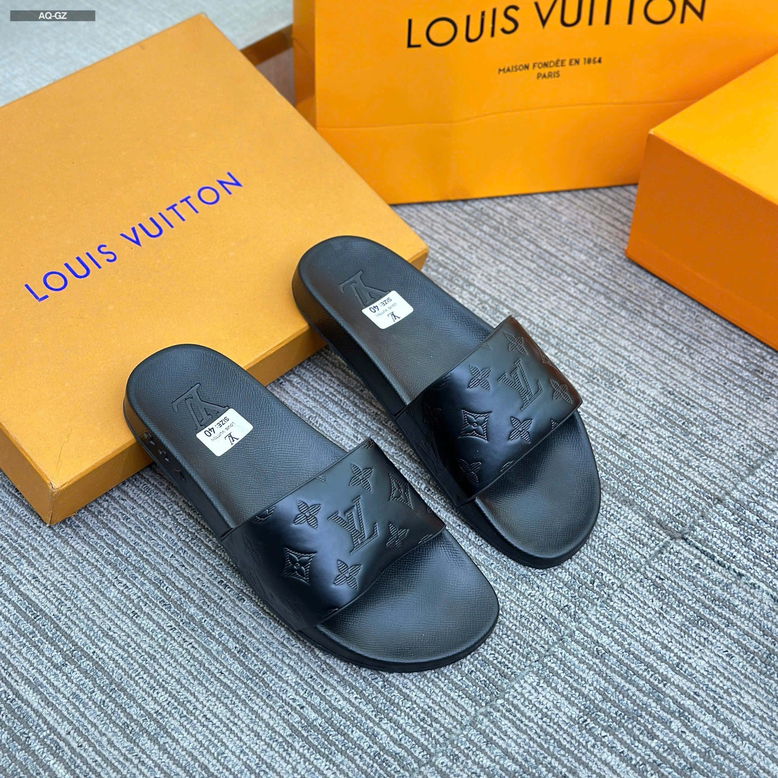 Dép lê quai ngang Louis Vuitton LV Đen quai khắc vân monogram Like Auth 38-43 LVQ