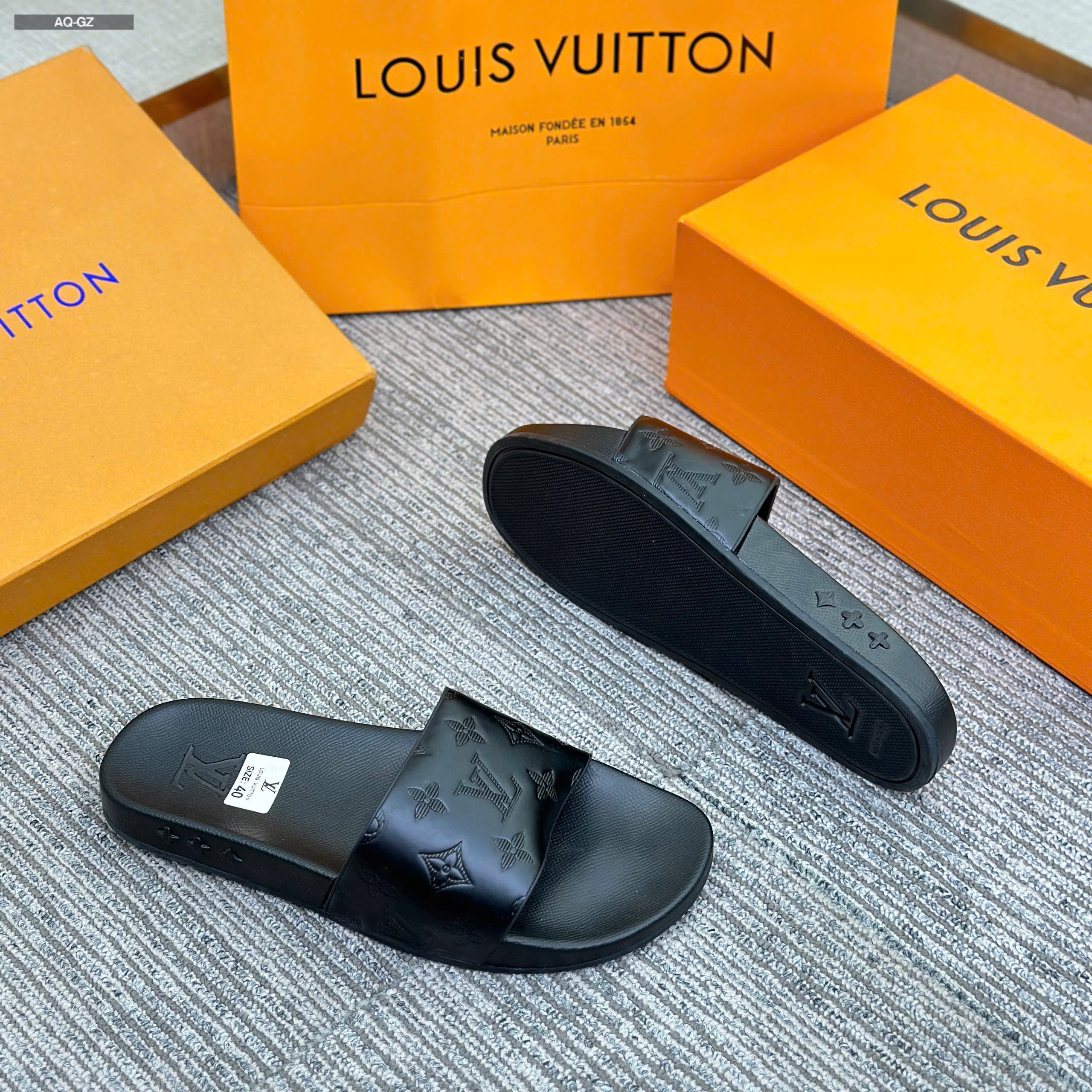 Dép lê quai ngang Louis Vuitton LV Đen quai khắc vân monogram Like Auth 38-43 LVQ