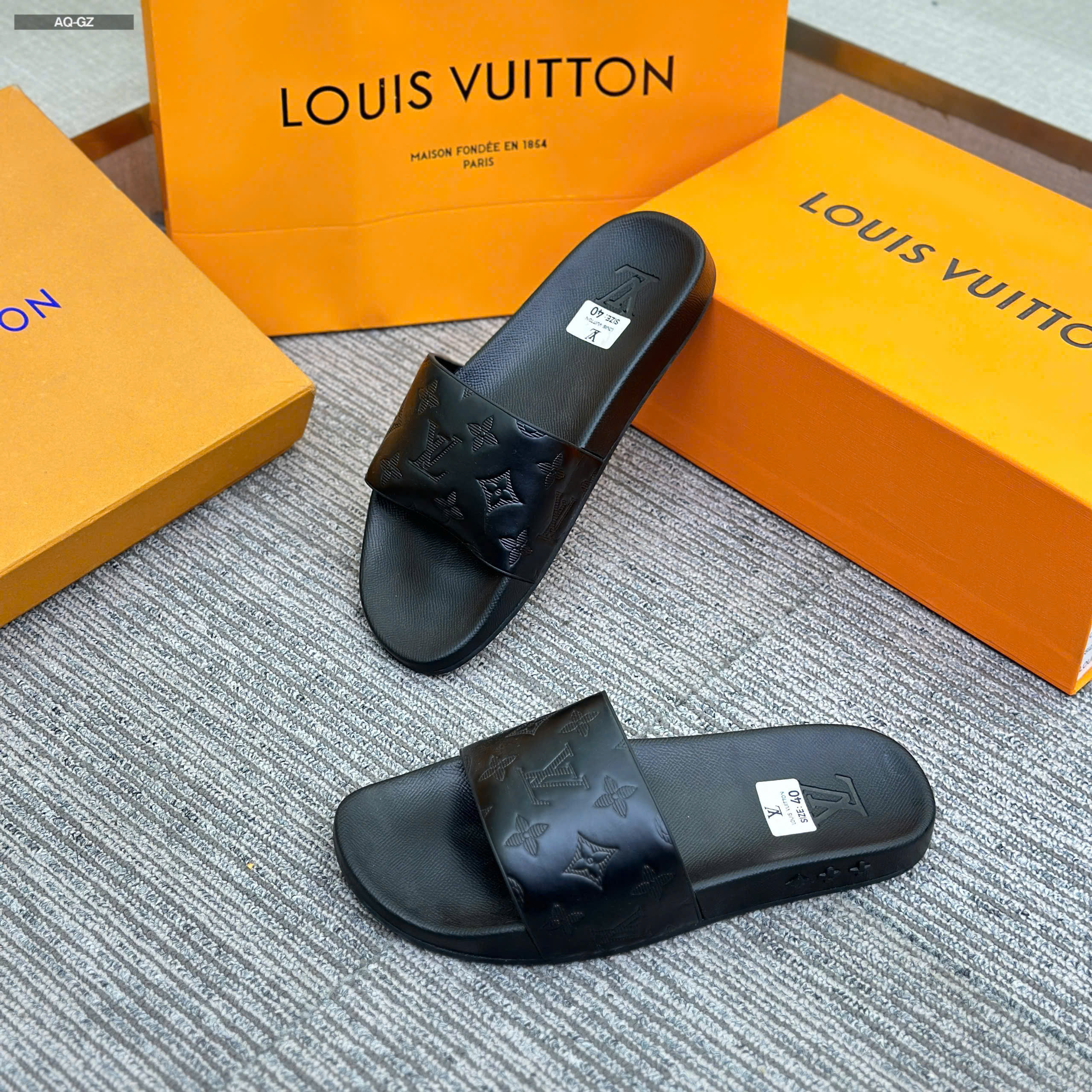 Dép lê quai ngang Louis Vuitton LV Đen quai khắc vân monogram Like Auth 38-43 LVQ
