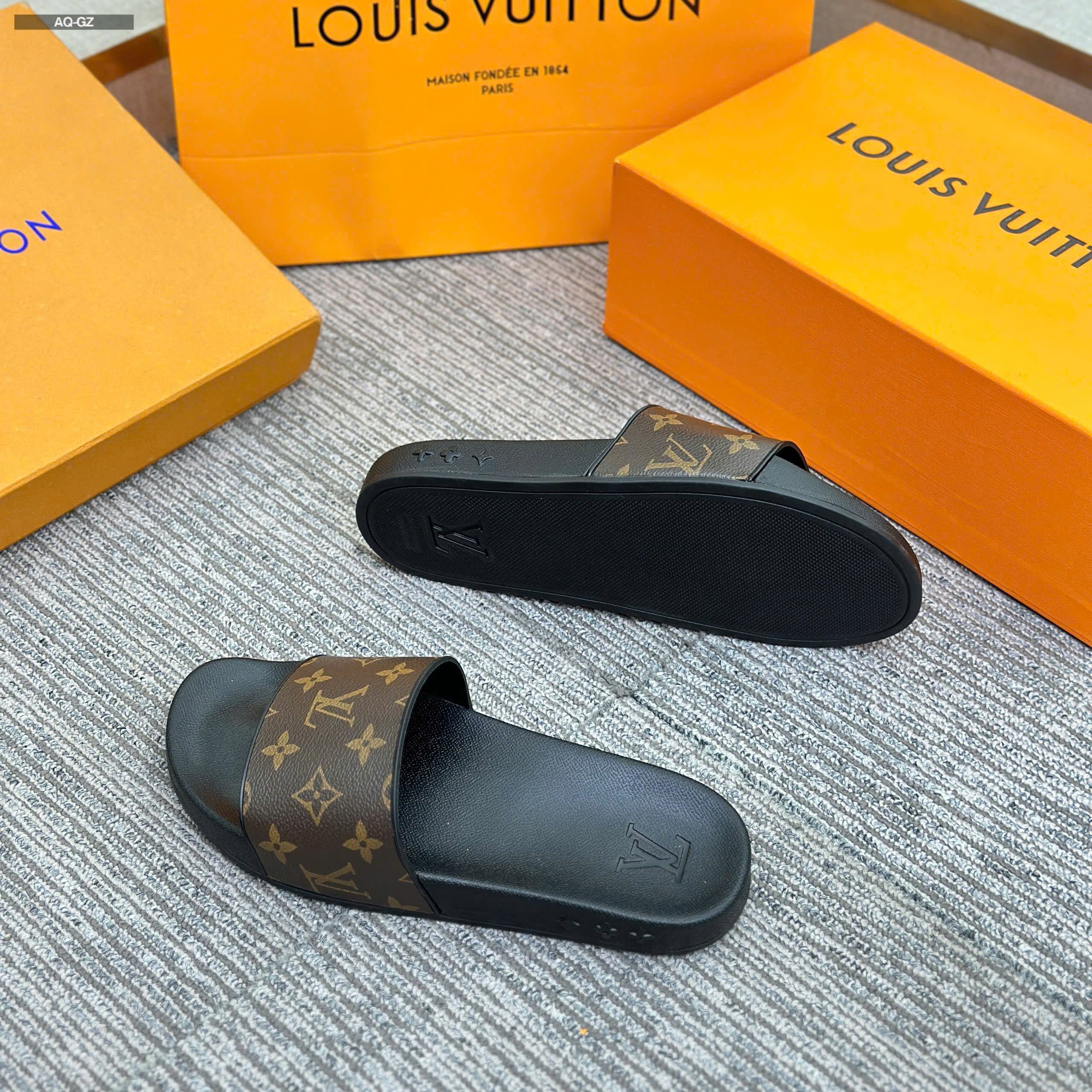 Dép lê quai ngang Louis Vuitton LV Đen quai Nâu monogram Like Auth 38-43 LVQ