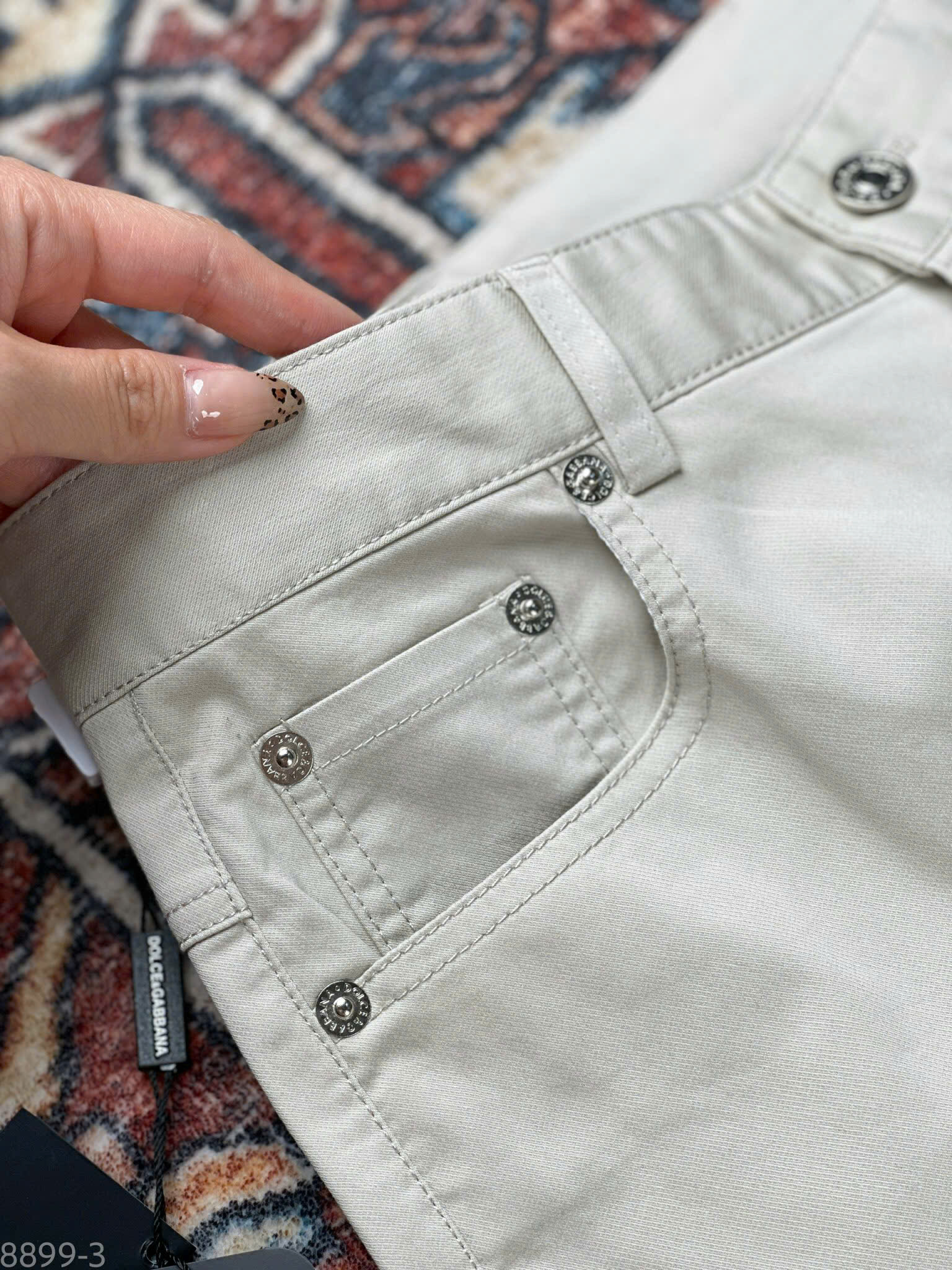 Quần kaki Dolce Gabbana DG Be logo tag vàng túi sau Like Auth 28-36 DDT