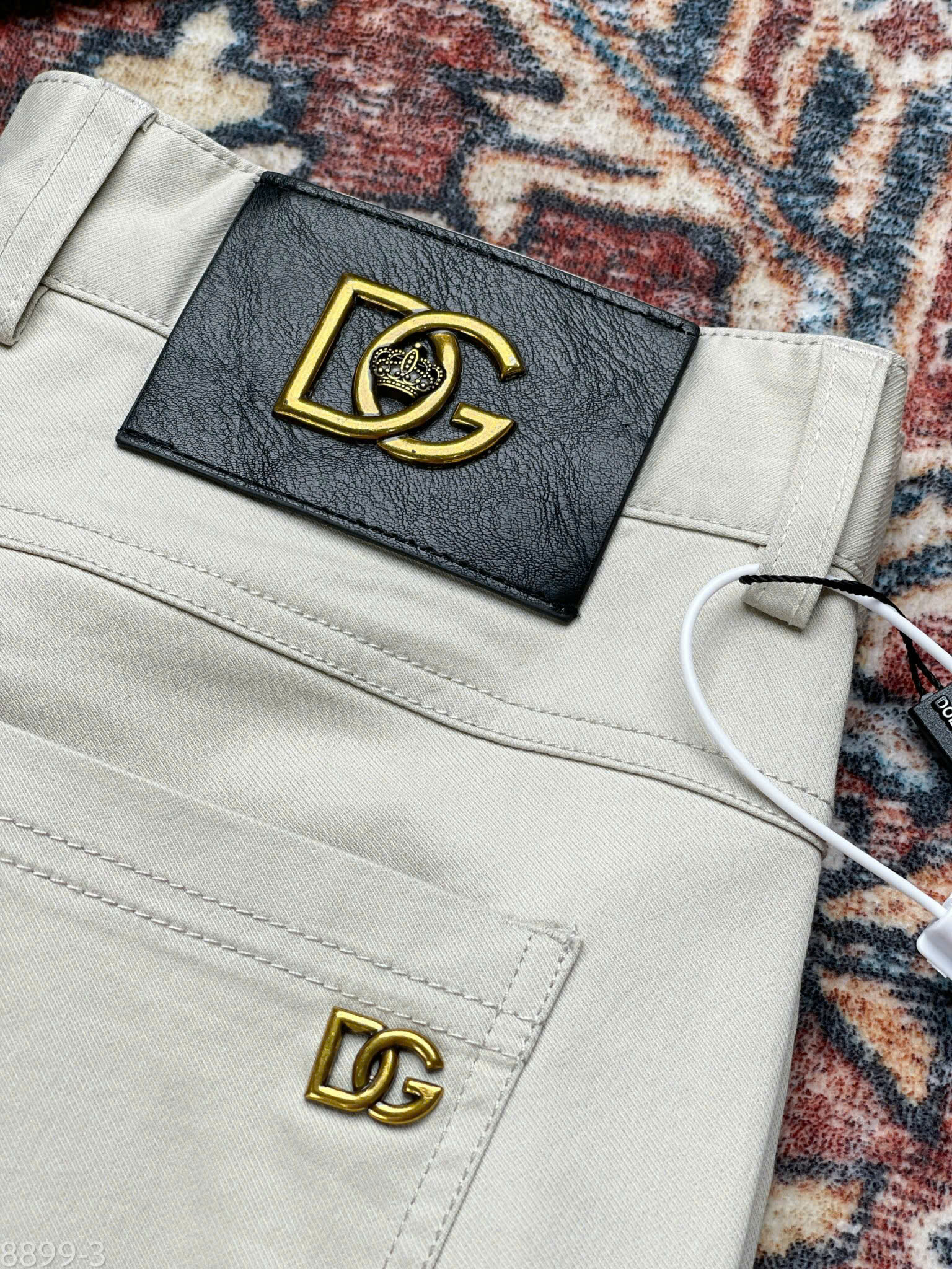 Quần kaki Dolce Gabbana DG Be logo tag vàng túi sau Like Auth 28-36 DDT