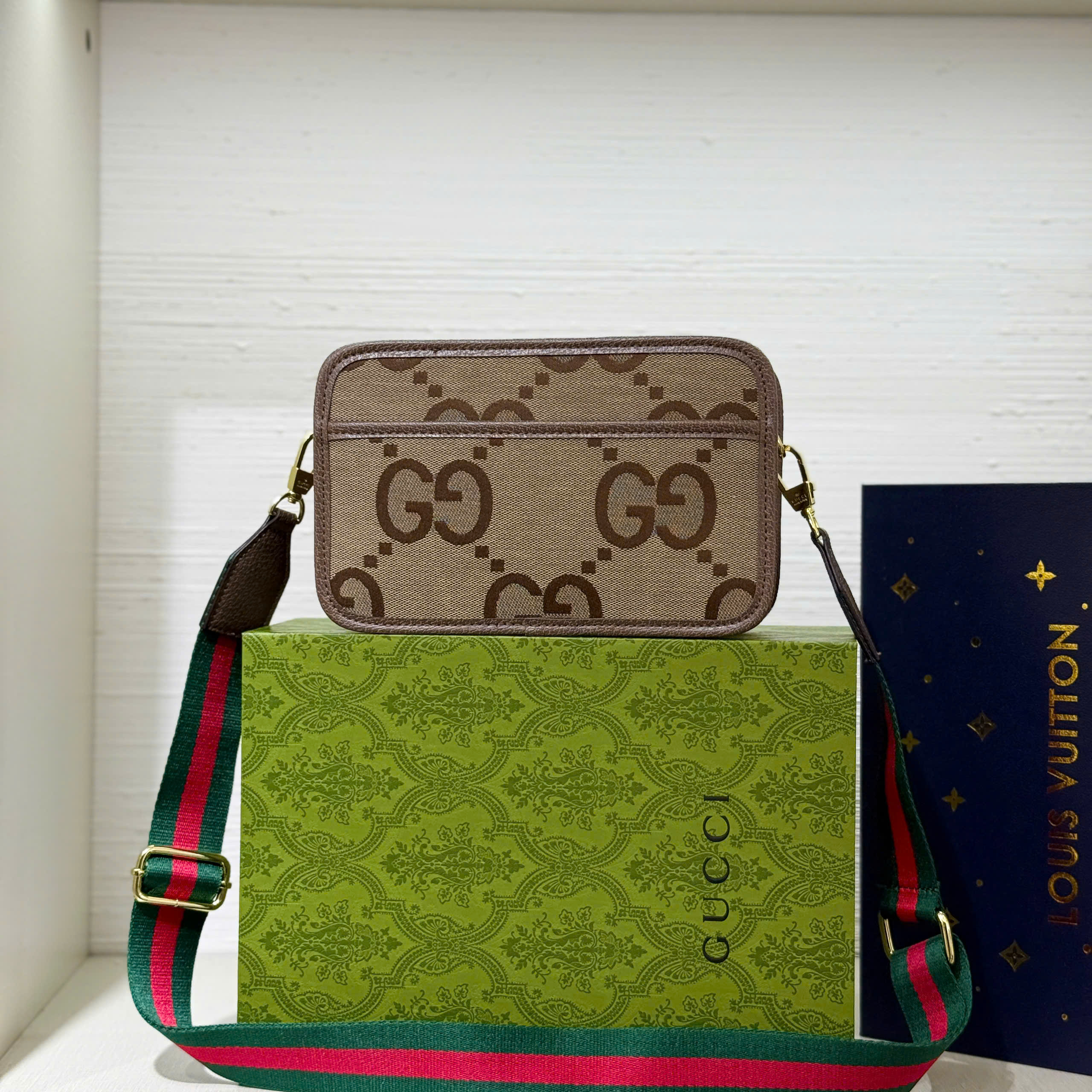 Túi đeo chéo Gucci GC Mini Bag with Interlocking G monogram tag da Like Auth 23x14x7 PLD