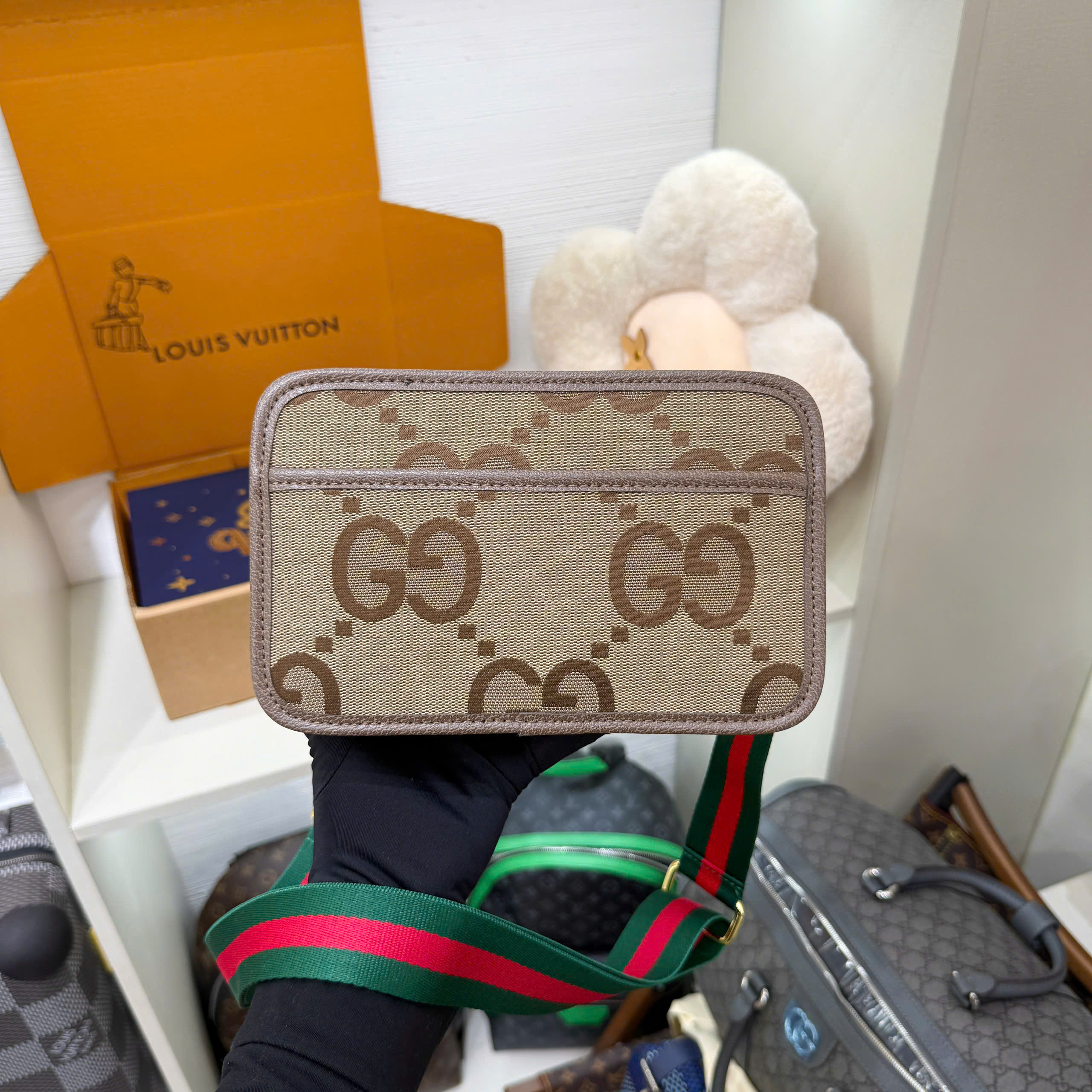 Túi đeo chéo Gucci GC Mini Bag with Interlocking G monogram tag da Like Auth 23x14x7 PLD