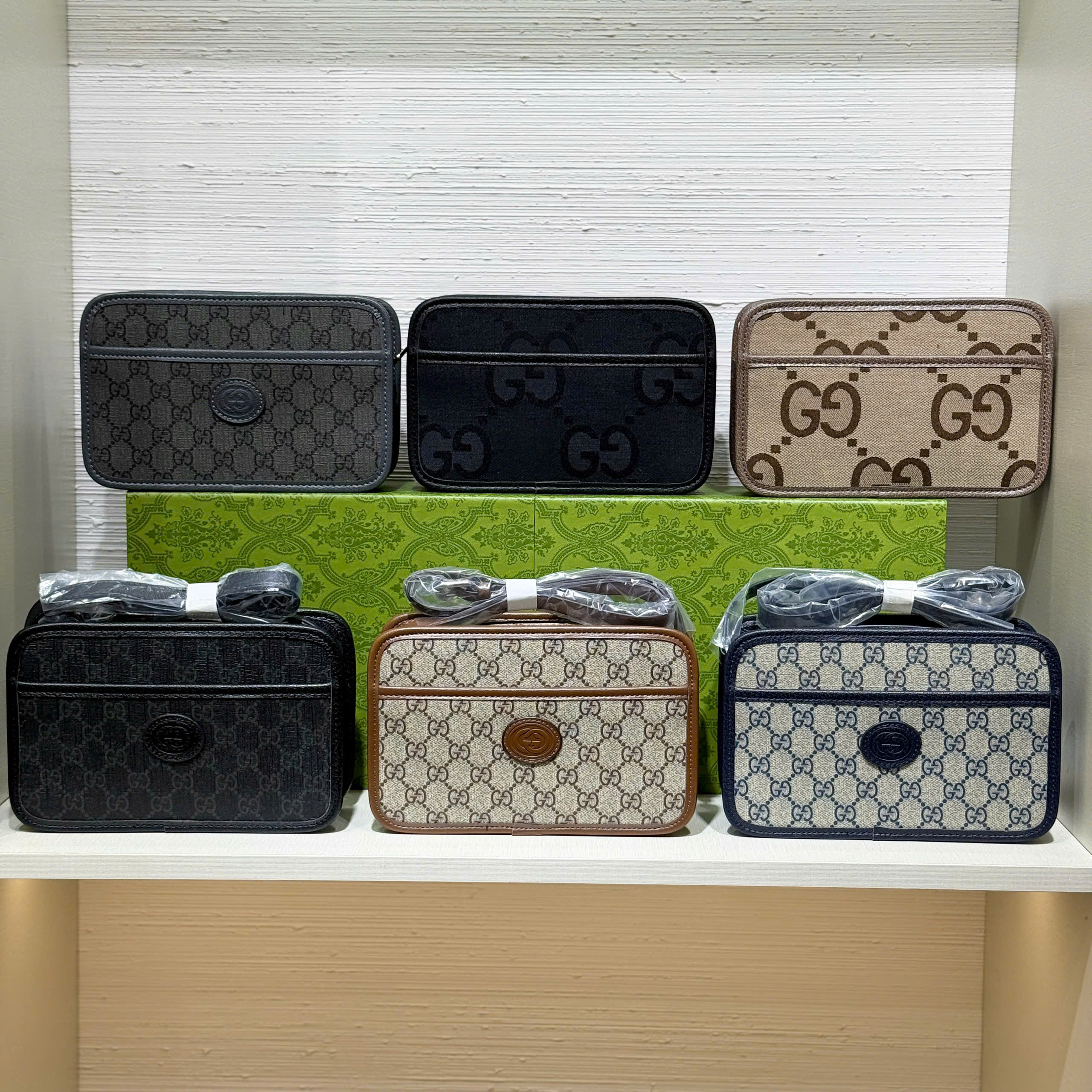 Túi đeo chéo Gucci GC Mini Bag with Interlocking G monogram tag da Like Auth 23x14x7 PLD