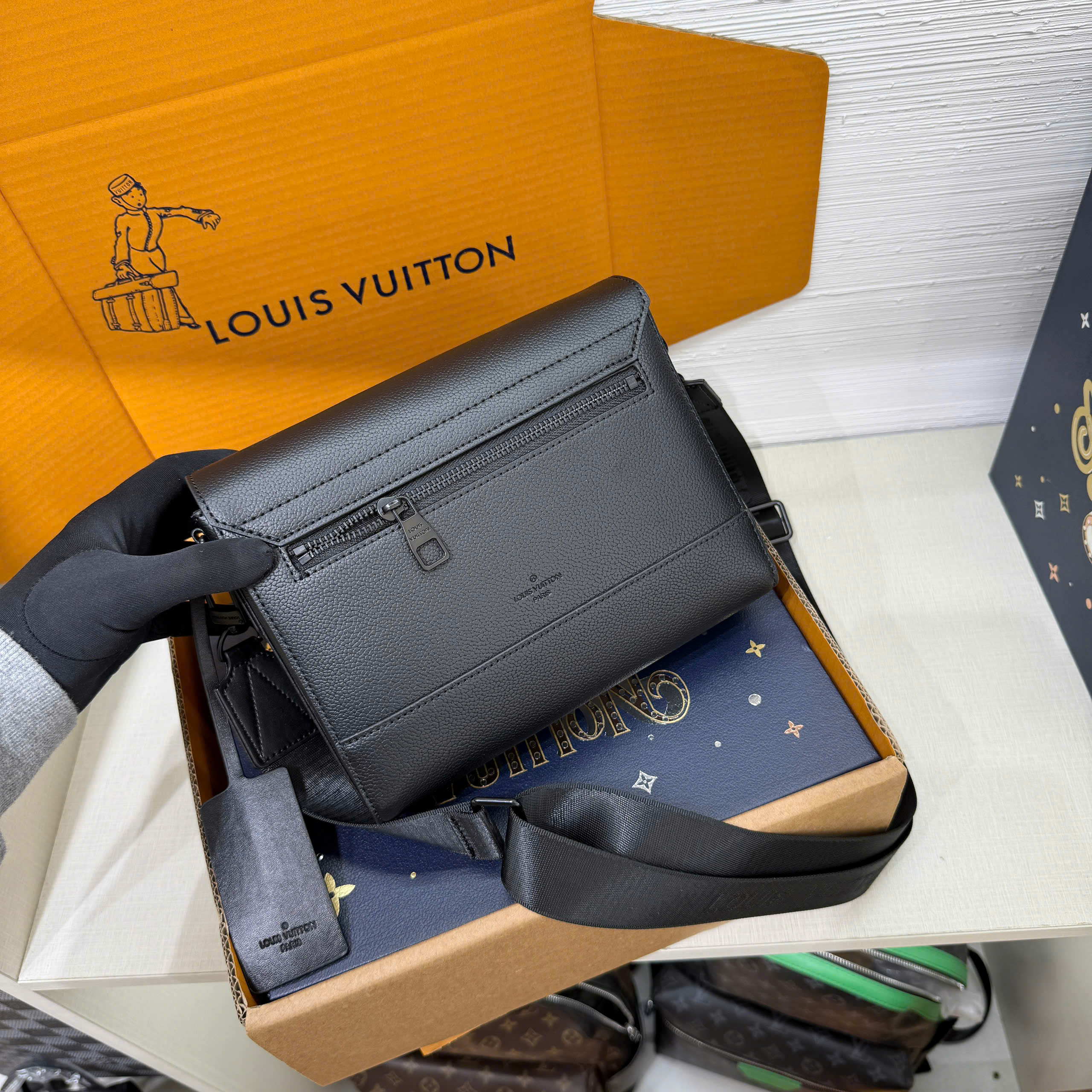 Túi đeo chéo LV BAG FASTLINE WEARABLE WALLET Like Auth 23x18x7 PLD