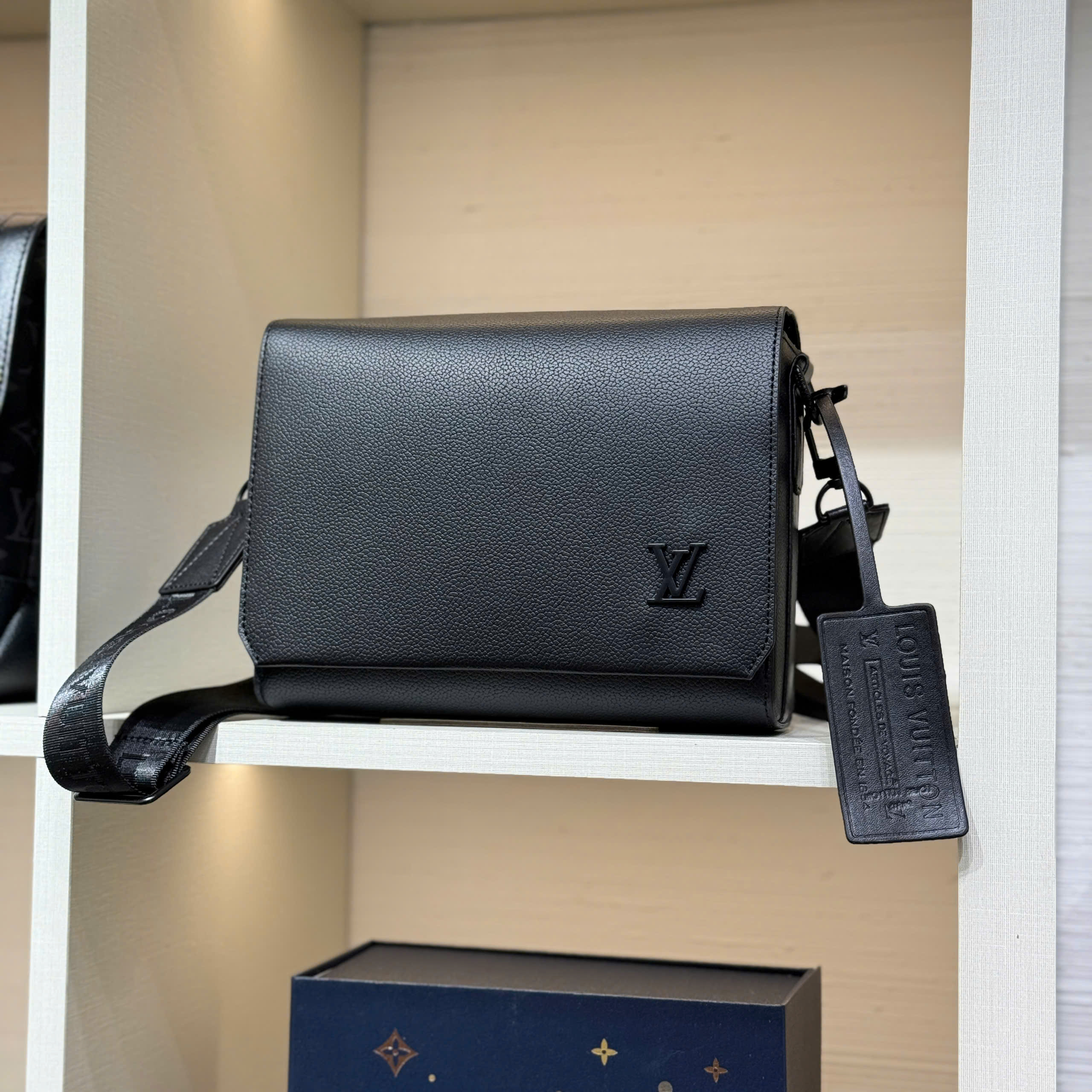 Túi đeo chéo LV BAG FASTLINE WEARABLE WALLET Like Auth 23x18x7 PLD