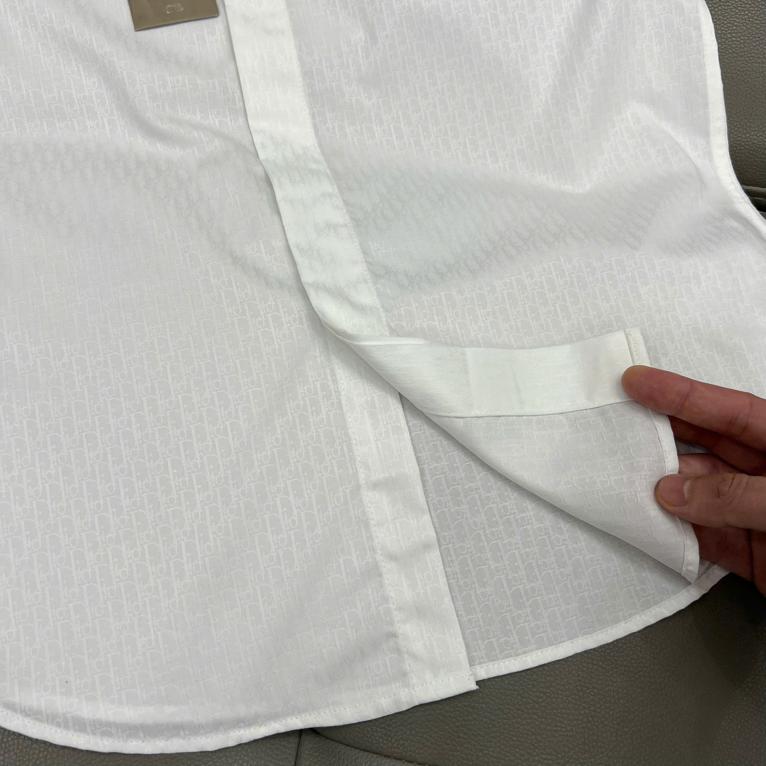 Áo sơ mi Dior CD Trắng logo chìm full chống nhăn Like Auth 37-40 MK