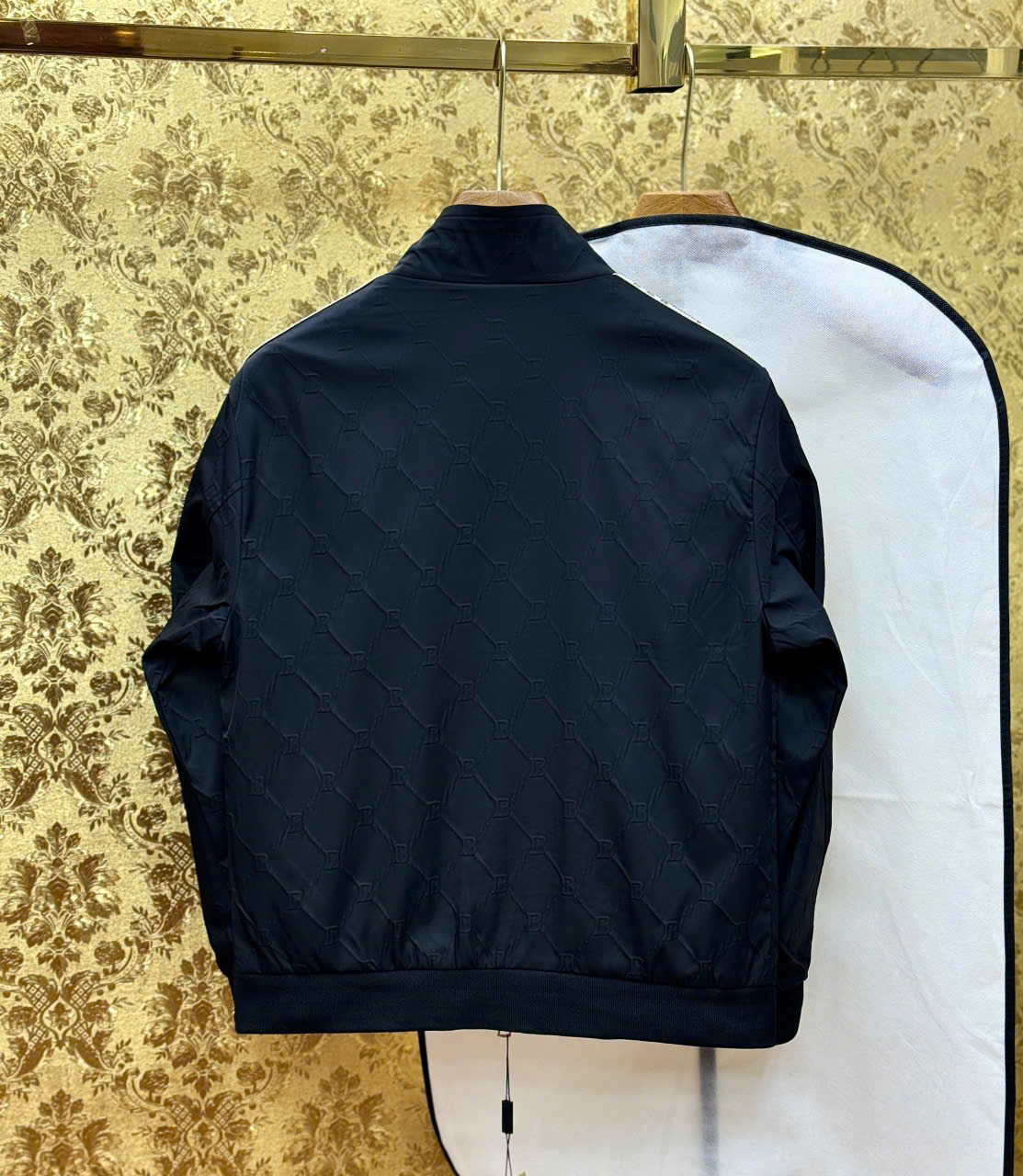 Áo khoác Burberry check kẻ viền tay logo tag ngực Like Auth M-XXL LK