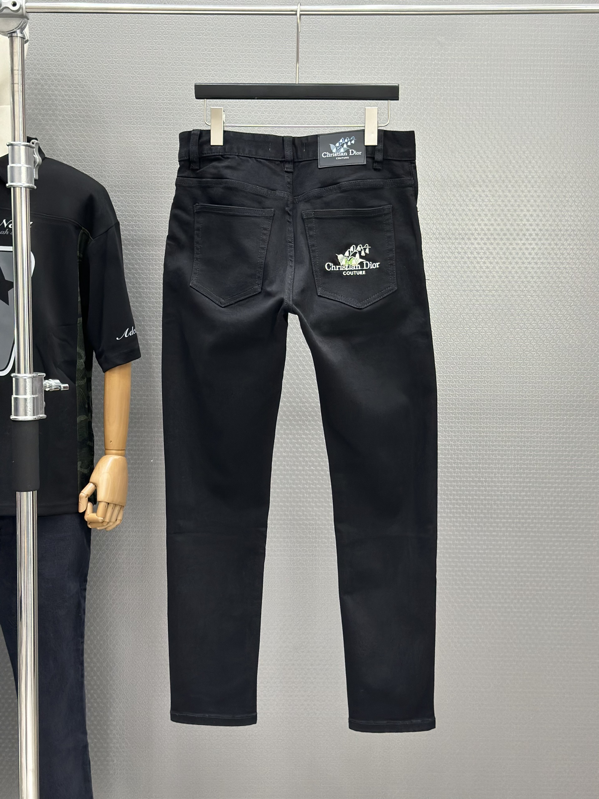 Quần Jean Dior CD 75135 Đen logo thêu cành hoa túi sau Like Auth 28-34 MK VTN