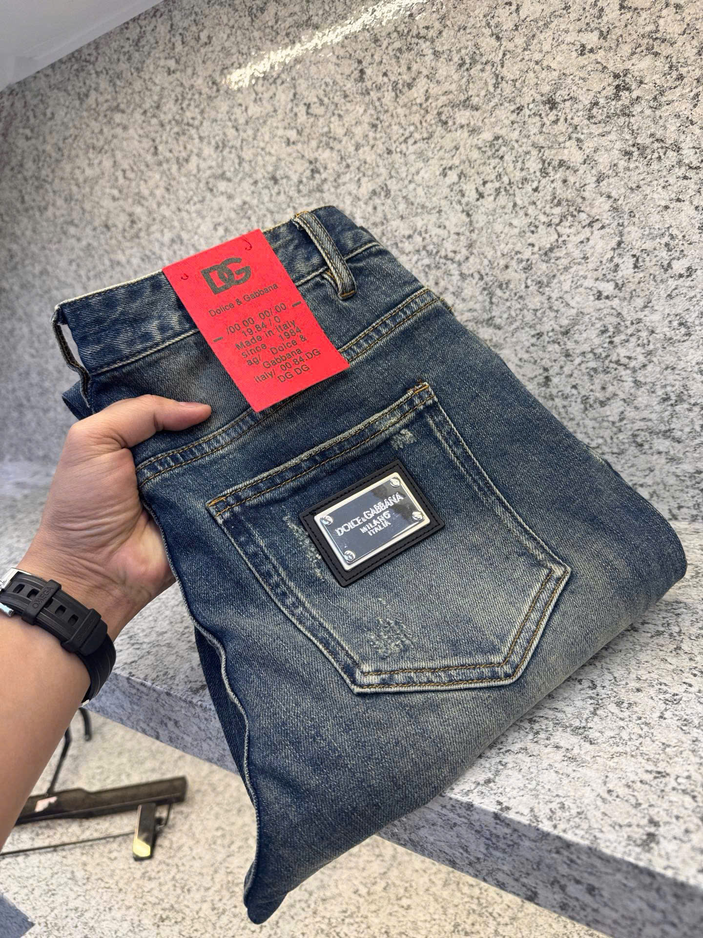 Quần Jean Xanh Dolce Gabbana DG tag bạc vuông túi sau Like Auth 29-34 MK
