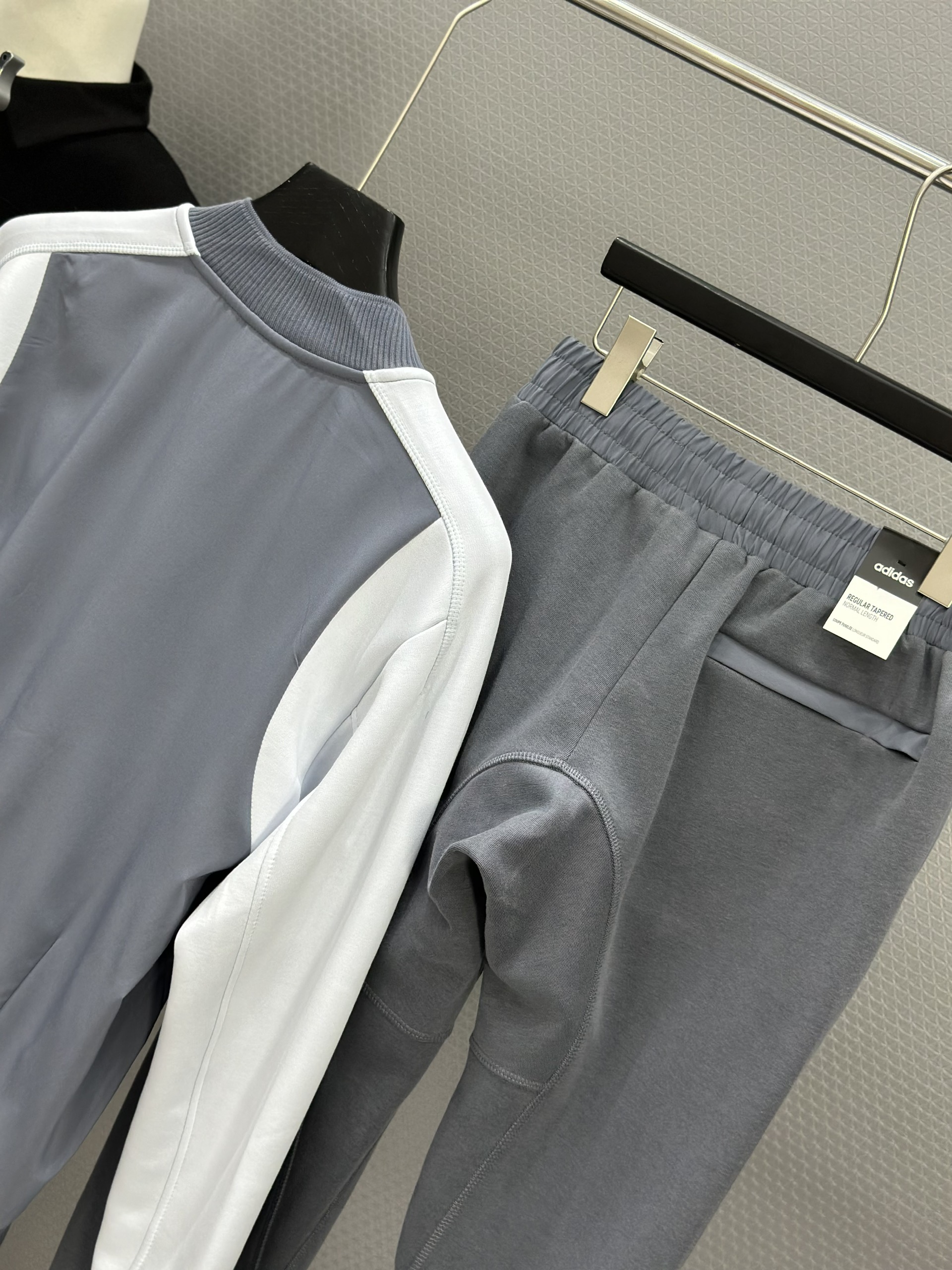 Set bộ nỉ thể thao Adidas 1445 Xám phối tay trắng logo thêu ngực Like Auth S-XL VTN