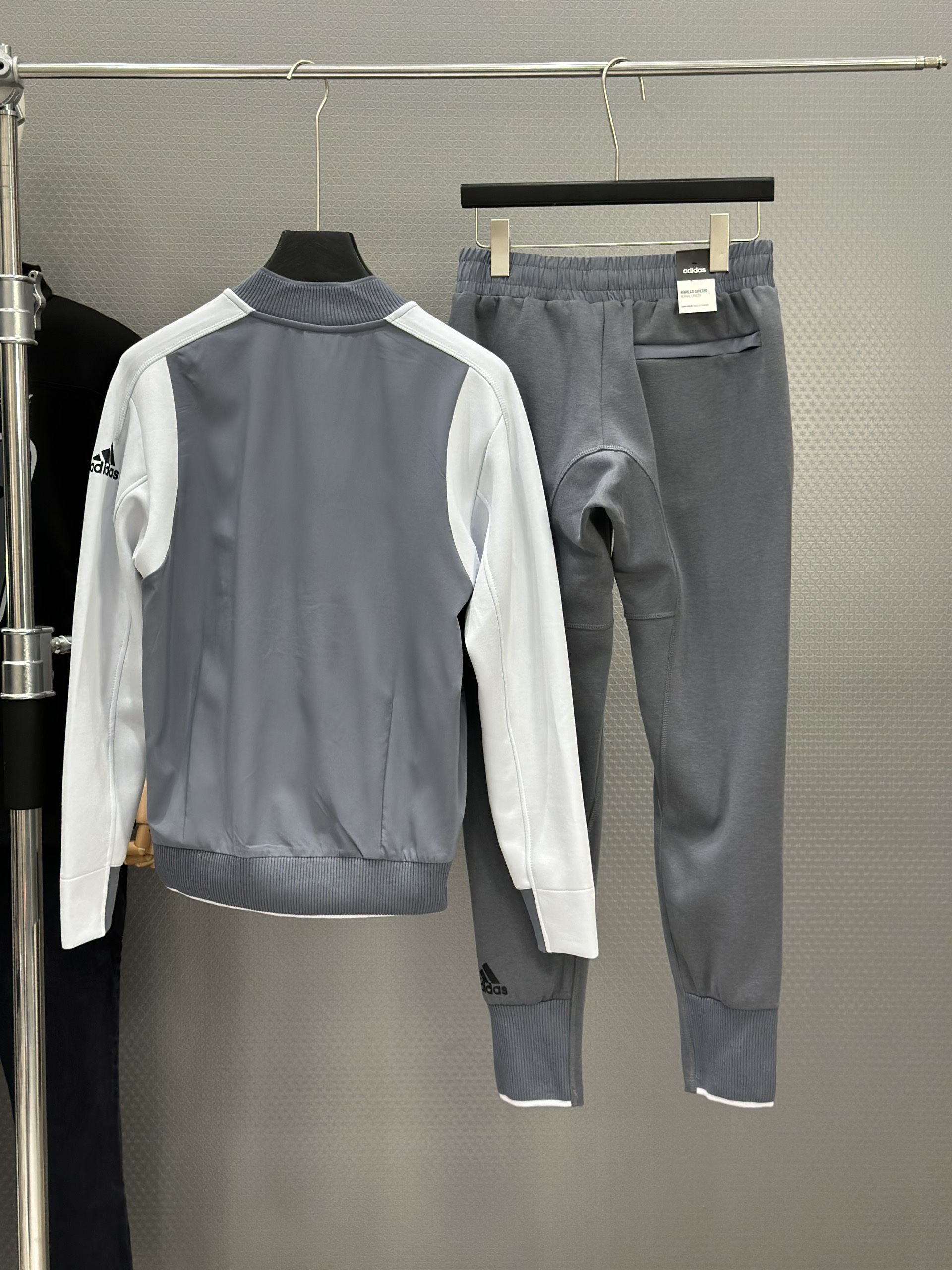 Set bộ nỉ thể thao Adidas 1445 Xám phối tay trắng logo thêu ngực Like Auth S-XL VTN